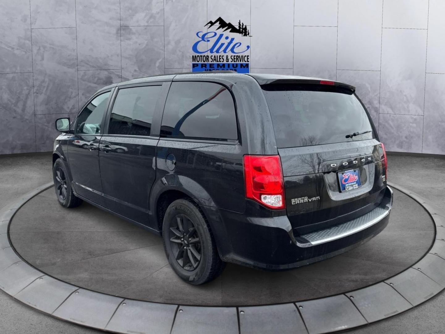 2019 BLACK DODGE GRAND CARAVAN (2C4RDGEG6KR) with an V6,3.6L(220 CID),DOHC engine, AUTOMATIC transmission, located at 14600 Frazho Road, Warren, MI, 48089, (586) 776-3400, 42.485996, -82.974220 - Photo#6
