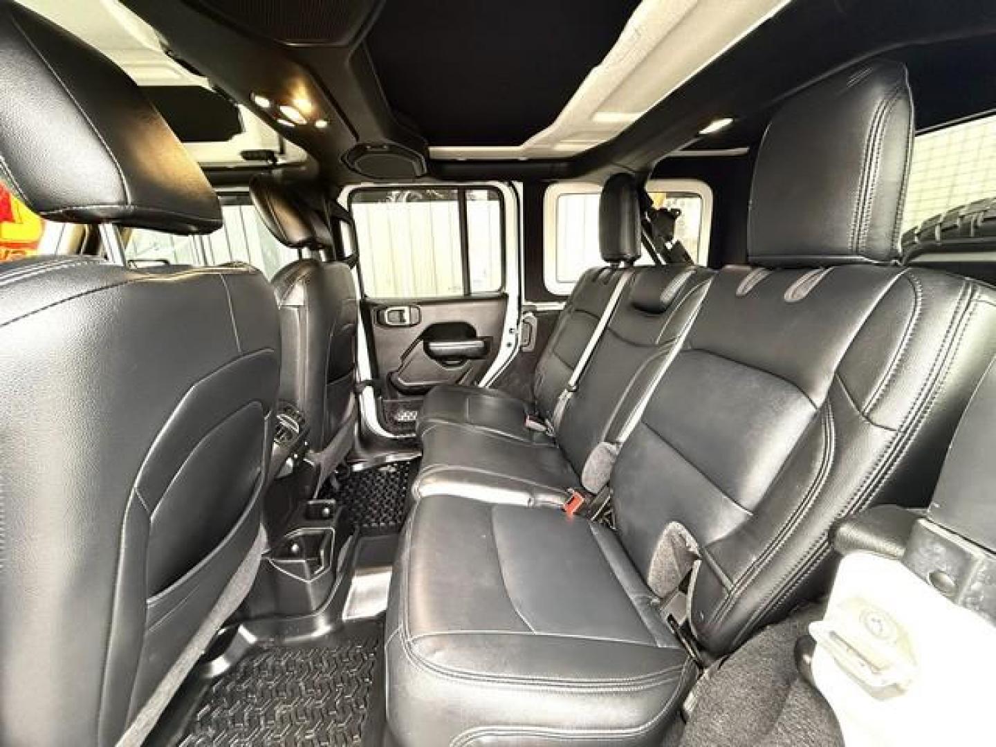 2020 WHITE JEEP WRANGLER (1C4HJXDGXLW) with an V6,3.6L(220 CID),DOHC engine, AUTOMATIC transmission, located at 14600 Frazho Road, Warren, MI, 48089, (586) 776-3400, 42.485996, -82.974220 - Photo#10
