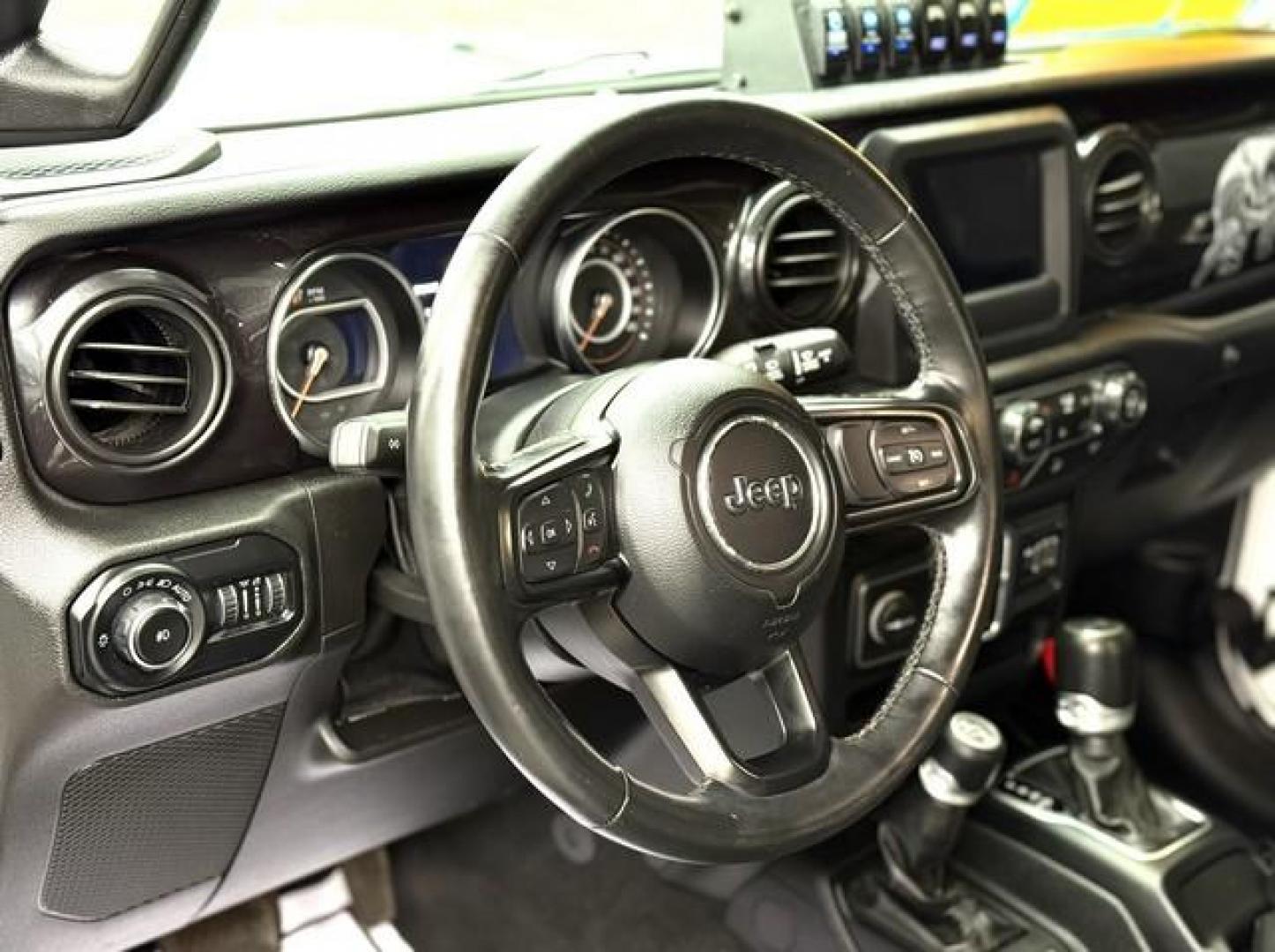 2020 WHITE JEEP WRANGLER (1C4HJXDGXLW) with an V6,3.6L(220 CID),DOHC engine, AUTOMATIC transmission, located at 14600 Frazho Road, Warren, MI, 48089, (586) 776-3400, 42.485996, -82.974220 - Photo#11
