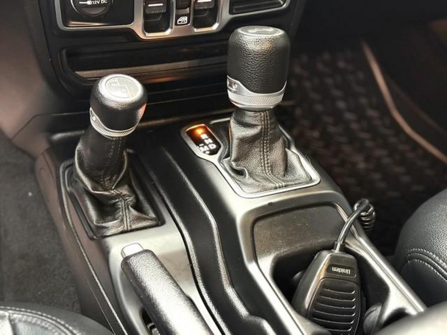 2020 WHITE JEEP WRANGLER (1C4HJXDGXLW) with an V6,3.6L(220 CID),DOHC engine, AUTOMATIC transmission, located at 14600 Frazho Road, Warren, MI, 48089, (586) 776-3400, 42.485996, -82.974220 - Photo#16