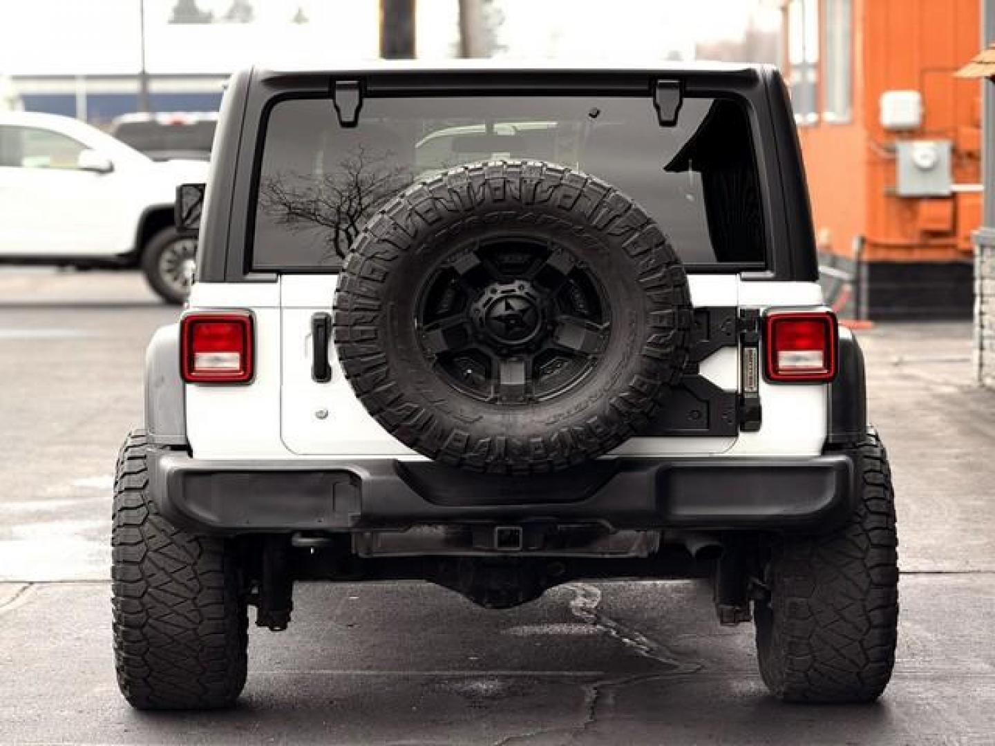 2020 WHITE JEEP WRANGLER (1C4HJXDGXLW) with an V6,3.6L(220 CID),DOHC engine, AUTOMATIC transmission, located at 14600 Frazho Road, Warren, MI, 48089, (586) 776-3400, 42.485996, -82.974220 - Photo#7