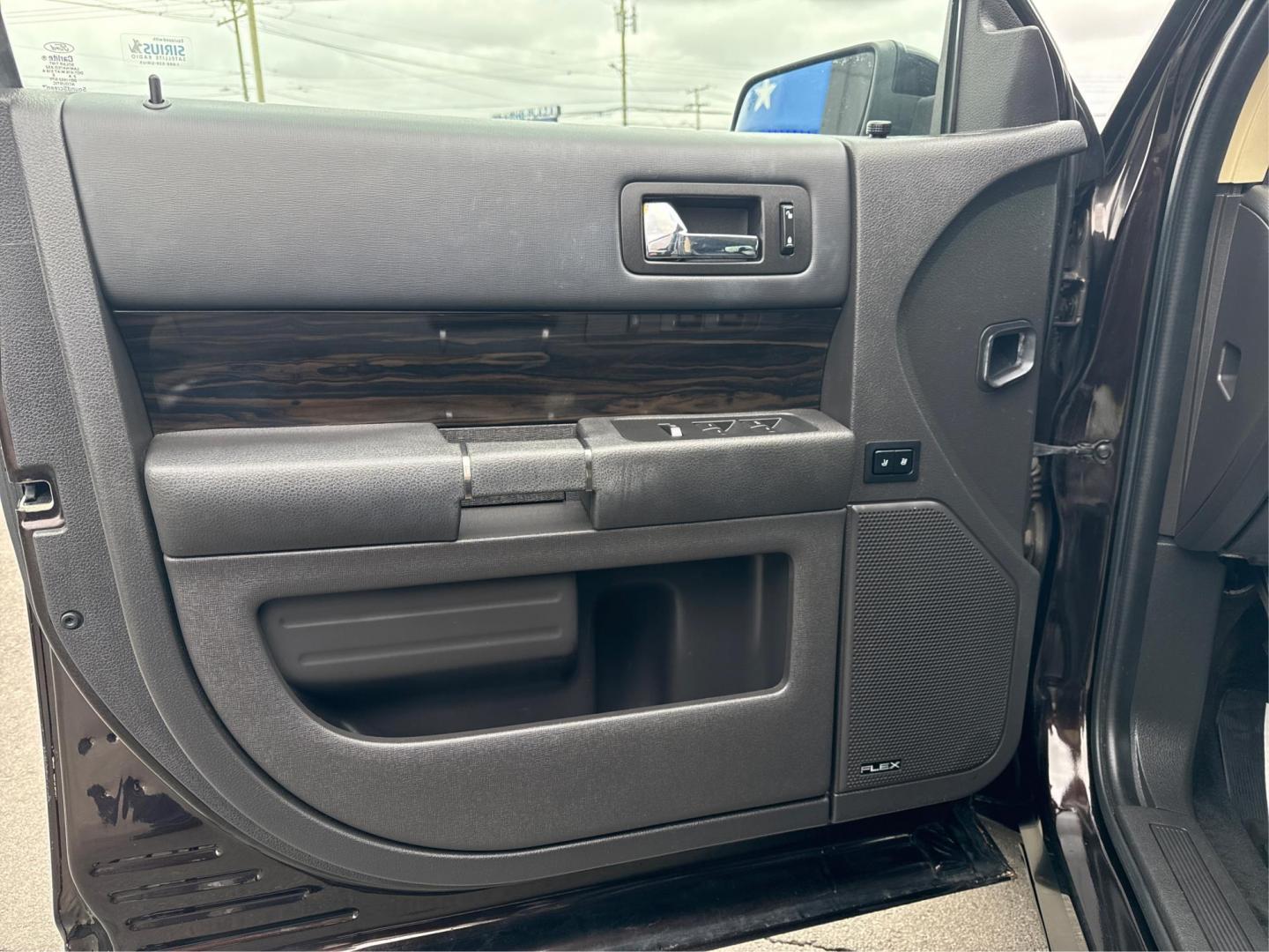 2013 BLACK FORD FLEX (2FMGK5C80DB) with an V6,3.5L(213 CID),DOHC engine, AUTOMATIC transmission, located at 14600 Frazho Road, Warren, MI, 48089, (586) 776-3400, 42.485996, -82.974220 - Photo#19