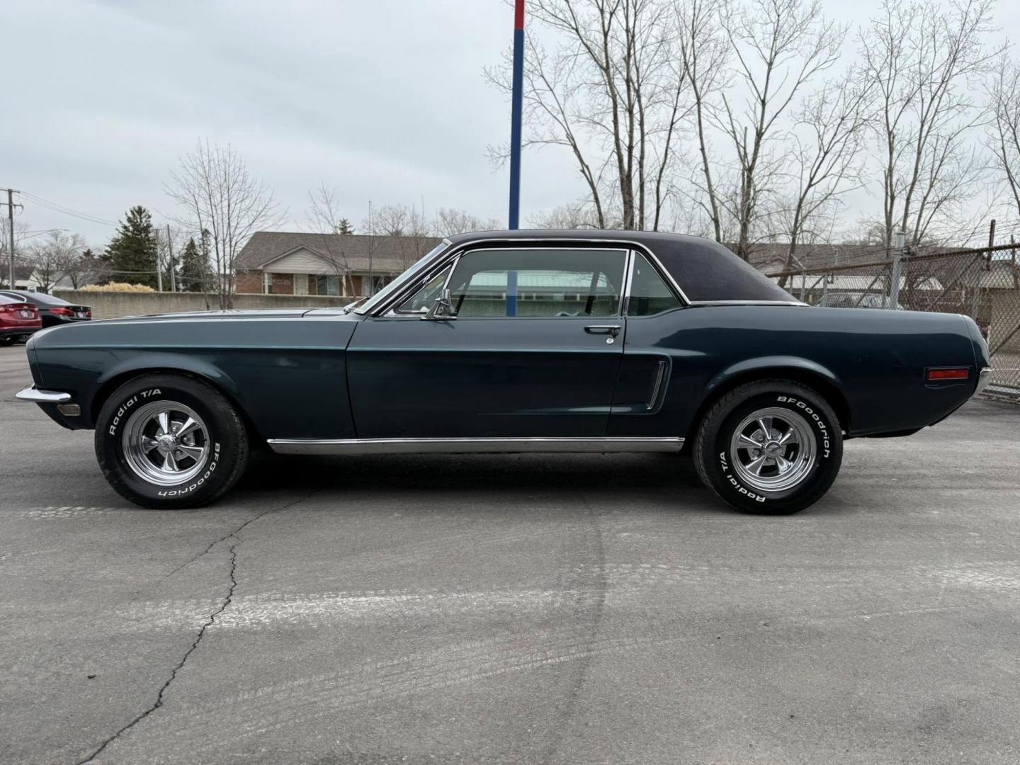 1968 GREEN /GREEN FORD MUSTANG DELUXE (8F01C134514) with an 289 CI V-8 engine, AUTOMATIC transmission, located at 14600 Frazho Road, Warren, MI, 48089, (586) 776-3400, 42.485996, -82.974220 - Photo#6