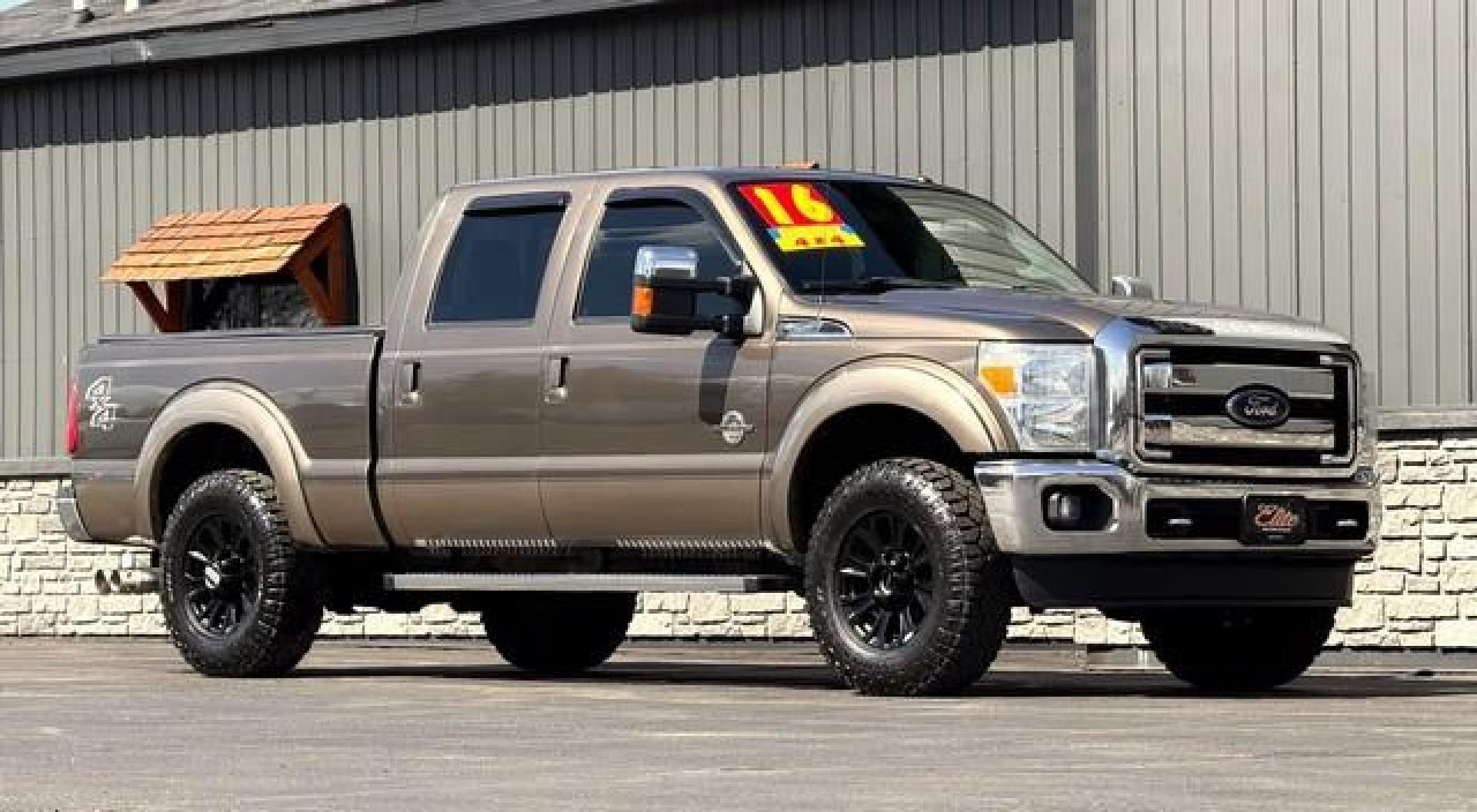 2016 BROWN FORD F-250 SUPER DUTY (1FT7W2BTXGE) with an V8,6.7L(406 CID),OHV engine, AUTOMATIC transmission, located at 14600 Frazho Road, Warren, MI, 48089, (586) 776-3400, 42.485996, -82.974220 - Photo#1