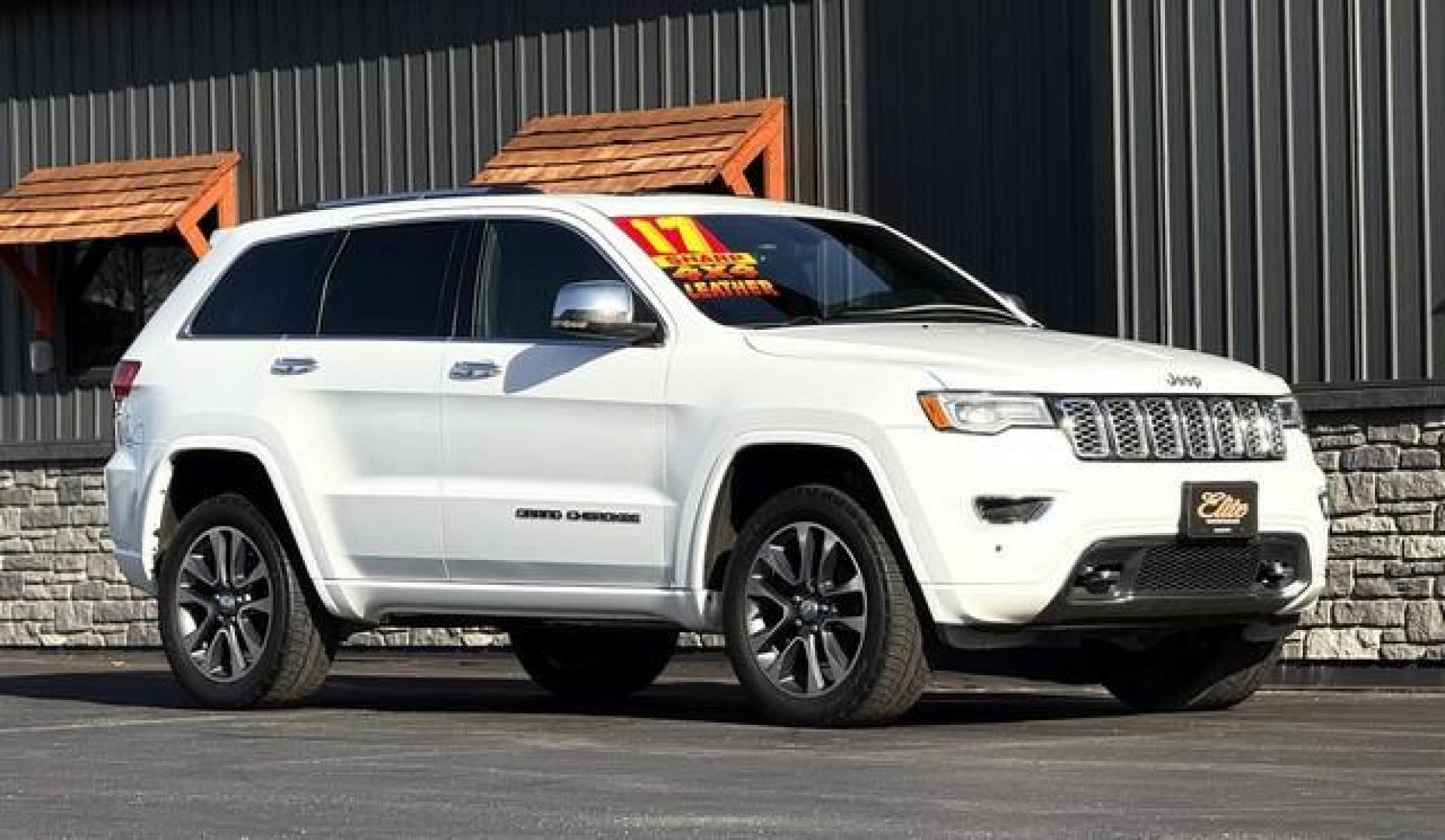 2017 WHITE JEEP GRAND CHEROKEE (1C4RJFCG3HC) with an V6,3.6L(220 CID),DOHC engine, AUTOMATIC transmission, located at 14600 Frazho Road, Warren, MI, 48089, (586) 776-3400, 42.485996, -82.974220 - Photo#1