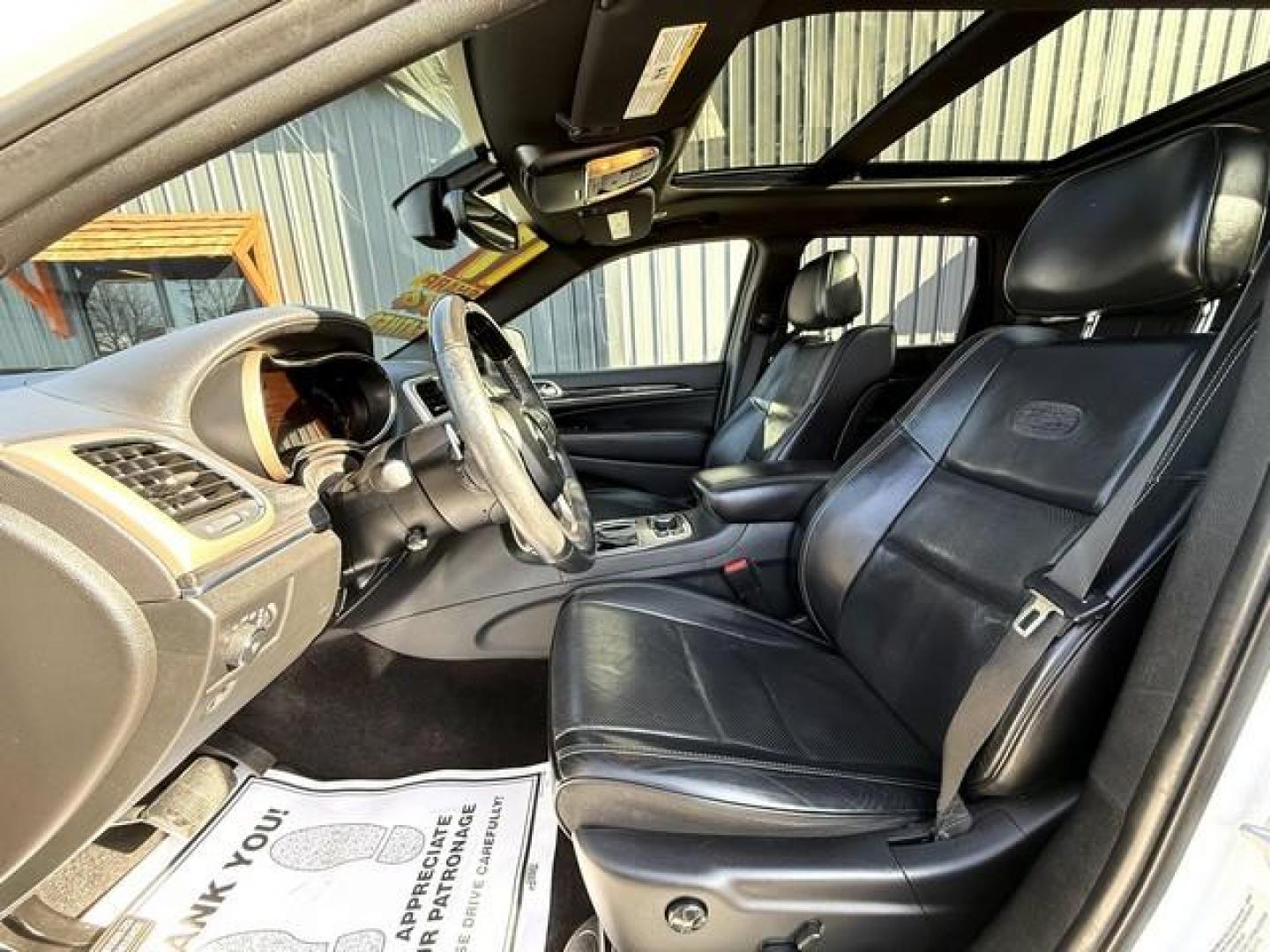 2017 WHITE JEEP GRAND CHEROKEE (1C4RJFCG3HC) with an V6,3.6L(220 CID),DOHC engine, AUTOMATIC transmission, located at 14600 Frazho Road, Warren, MI, 48089, (586) 776-3400, 42.485996, -82.974220 - Photo#6
