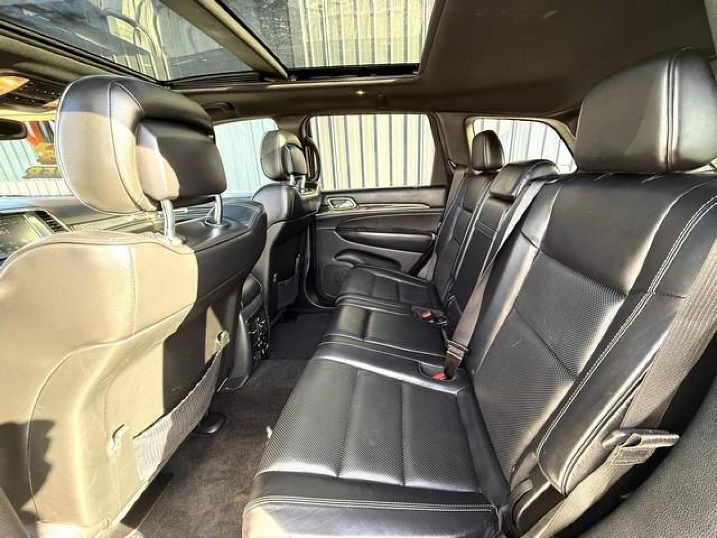 2017 WHITE JEEP GRAND CHEROKEE (1C4RJFCG3HC) with an V6,3.6L(220 CID),DOHC engine, AUTOMATIC transmission, located at 14600 Frazho Road, Warren, MI, 48089, (586) 776-3400, 42.485996, -82.974220 - Photo#7