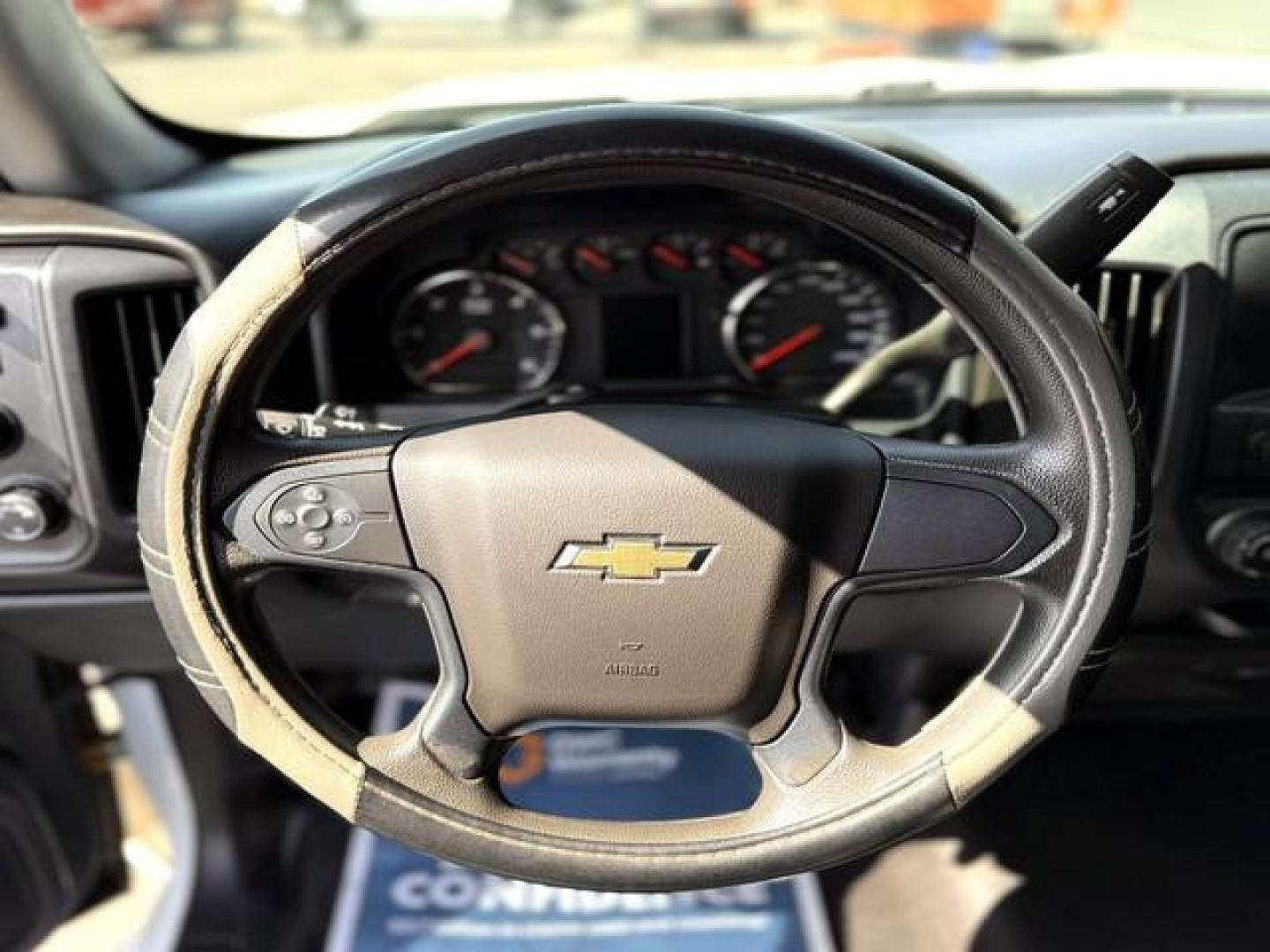 2018 WHITE CHEVROLET SILVERADO 1500 (3GCUKPEC6JG) with an V8,5.3L(325 CID),OHV engine, AUTOMATIC transmission, located at 14600 Frazho Road, Warren, MI, 48089, (586) 776-3400, 42.485996, -82.974220 - Photo#9