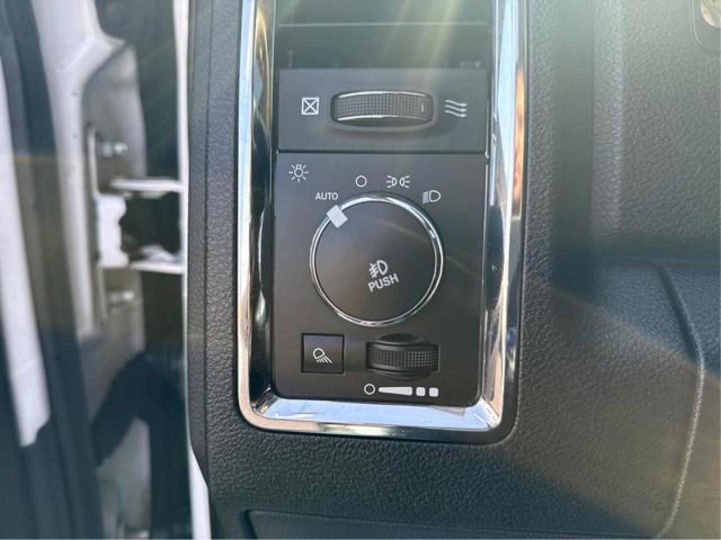 2016 WHITE RAM 1500 LONGHORN/LIMITED (1C6RR7PT5GS) with an V8,5.7L(345 CID),OHV engine, AUTOMATIC transmission, located at 14600 Frazho Road, Warren, MI, 48089, (586) 776-3400, 42.485996, -82.974220 - Photo#17