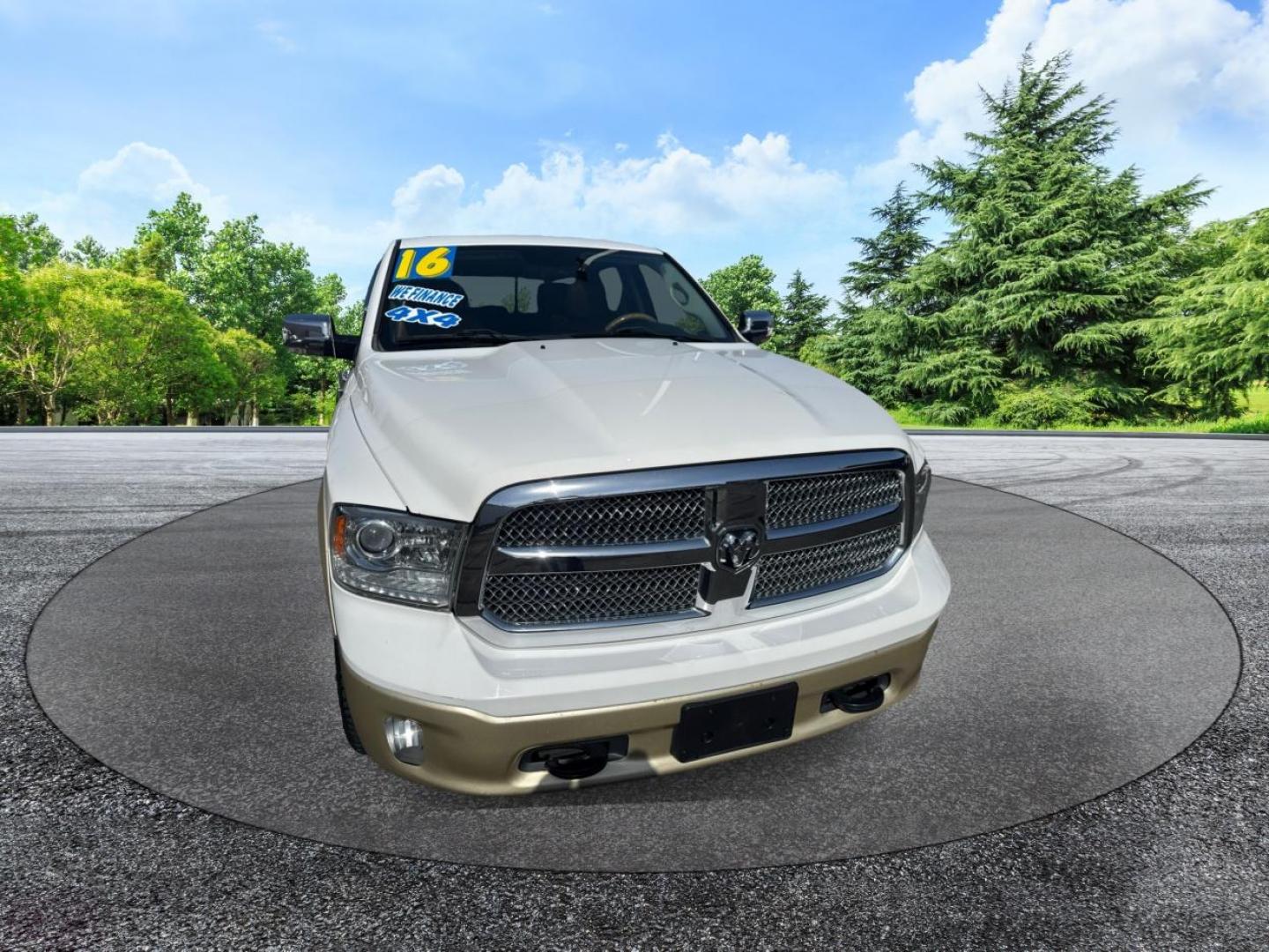 2016 WHITE RAM 1500 LONGHORN/LIMITED (1C6RR7PT5GS) with an V8,5.7L(345 CID),OHV engine, AUTOMATIC transmission, located at 14600 Frazho Road, Warren, MI, 48089, (586) 776-3400, 42.485996, -82.974220 - Photo#1