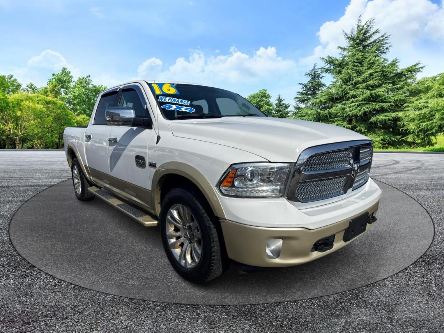 2016 WHITE RAM 1500 LONGHORN/LIMITED (1C6RR7PT5GS) with an V8,5.7L(345 CID),OHV engine, AUTOMATIC transmission, located at 14600 Frazho Road, Warren, MI, 48089, (586) 776-3400, 42.485996, -82.974220 - Photo#2