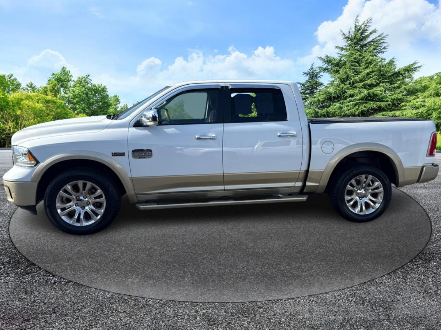 2016 WHITE RAM 1500 LONGHORN/LIMITED (1C6RR7PT5GS) with an V8,5.7L(345 CID),OHV engine, AUTOMATIC transmission, located at 14600 Frazho Road, Warren, MI, 48089, (586) 776-3400, 42.485996, -82.974220 - Photo#7