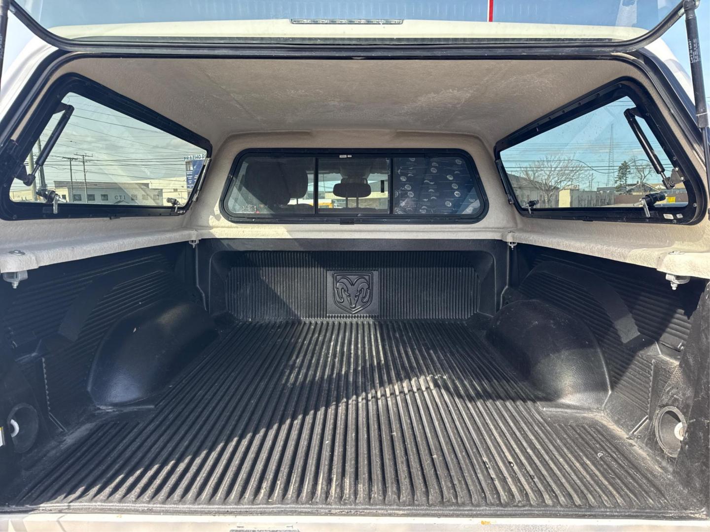 2016 WHITE RAM 1500 (1C6RR7LT2GS) with an V8,5.7L(345 CID),OHV engine, AUTOMATIC transmission, located at 14600 Frazho Road, Warren, MI, 48089, (586) 776-3400, 42.485996, -82.974220 - Photo#12