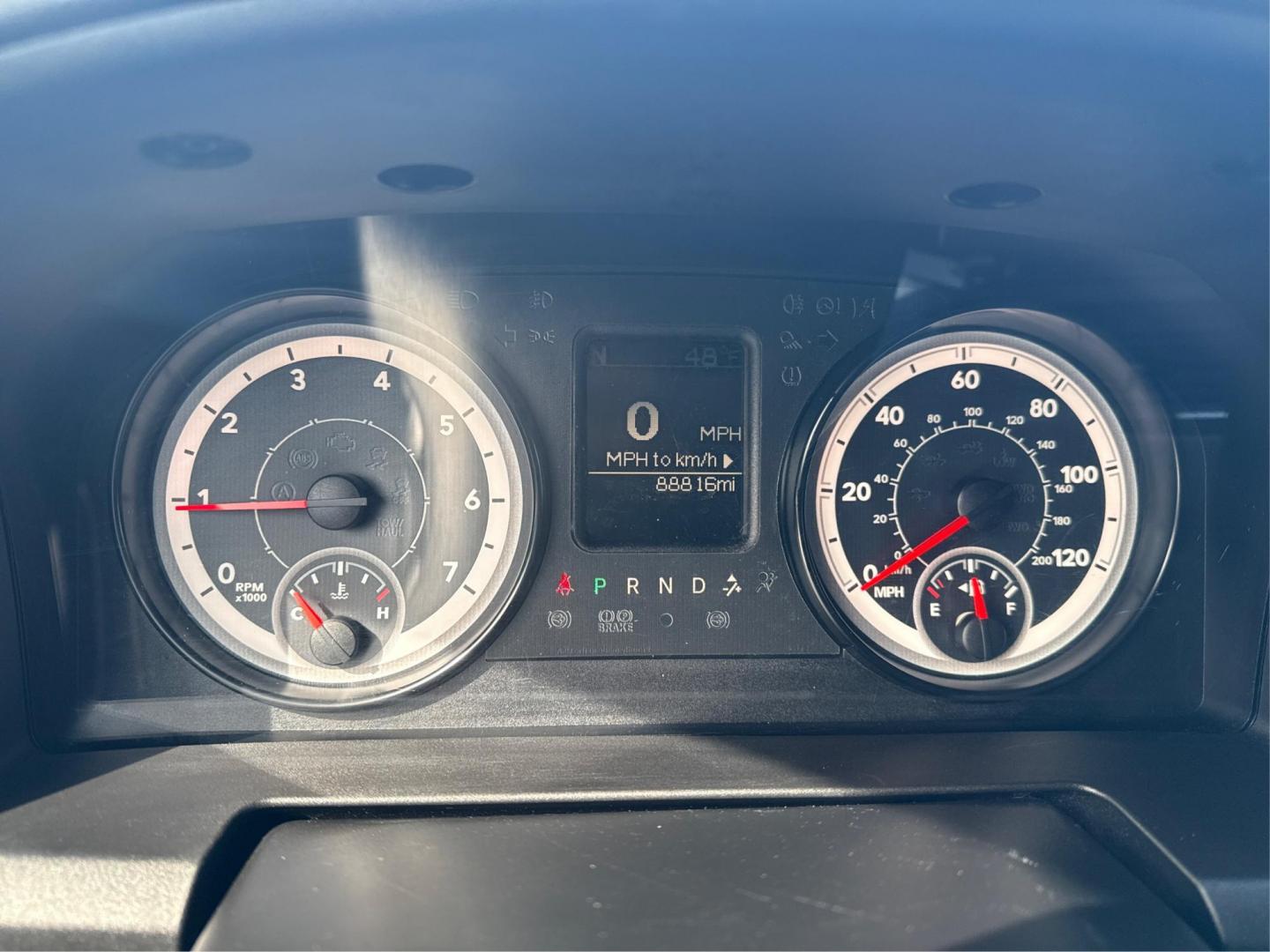 2016 WHITE RAM 1500 (1C6RR7LT2GS) with an V8,5.7L(345 CID),OHV engine, AUTOMATIC transmission, located at 14600 Frazho Road, Warren, MI, 48089, (586) 776-3400, 42.485996, -82.974220 - Photo#15