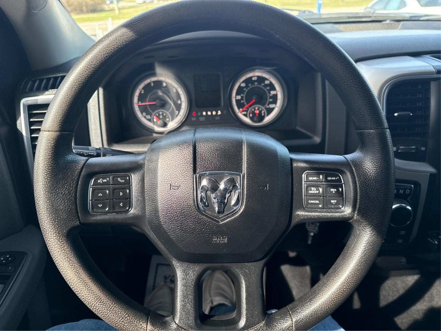 2016 WHITE RAM 1500 (1C6RR7LT2GS) with an V8,5.7L(345 CID),OHV engine, AUTOMATIC transmission, located at 14600 Frazho Road, Warren, MI, 48089, (586) 776-3400, 42.485996, -82.974220 - Photo#16