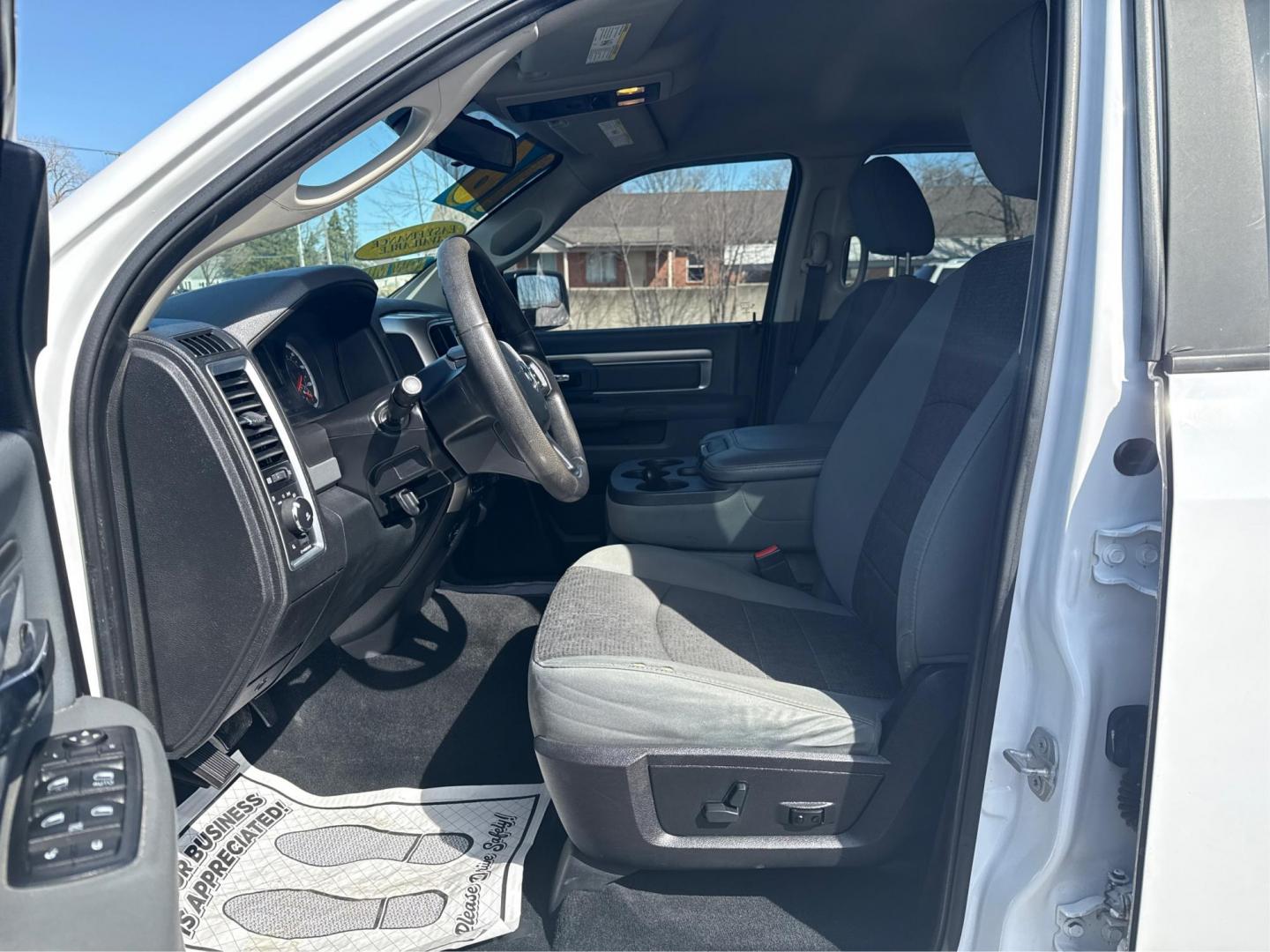 2016 WHITE RAM 1500 (1C6RR7LT2GS) with an V8,5.7L(345 CID),OHV engine, AUTOMATIC transmission, located at 14600 Frazho Road, Warren, MI, 48089, (586) 776-3400, 42.485996, -82.974220 - Photo#8