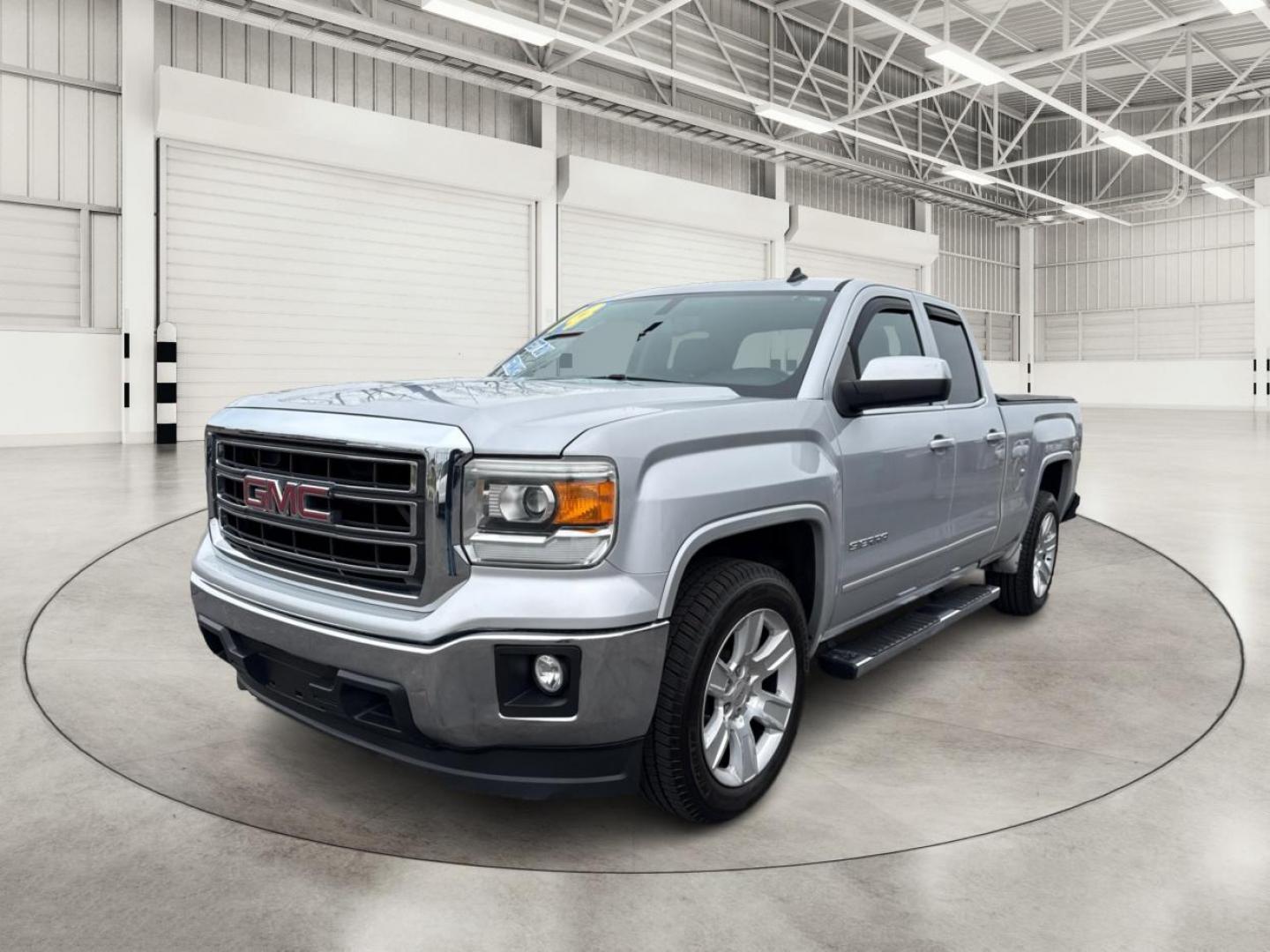 2014 SILVER GMC SIERRA 1500 (1GTR1UEC9EZ) with an V8,5.3L(325 CID),OHV engine, AUTOMATIC transmission, located at 14600 Frazho Road, Warren, MI, 48089, (586) 776-3400, 42.485996, -82.974220 - Photo#0