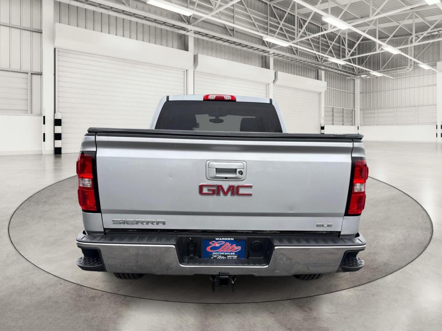 2014 SILVER GMC SIERRA 1500 (1GTR1UEC9EZ) with an V8,5.3L(325 CID),OHV engine, AUTOMATIC transmission, located at 14600 Frazho Road, Warren, MI, 48089, (586) 776-3400, 42.485996, -82.974220 - Photo#5