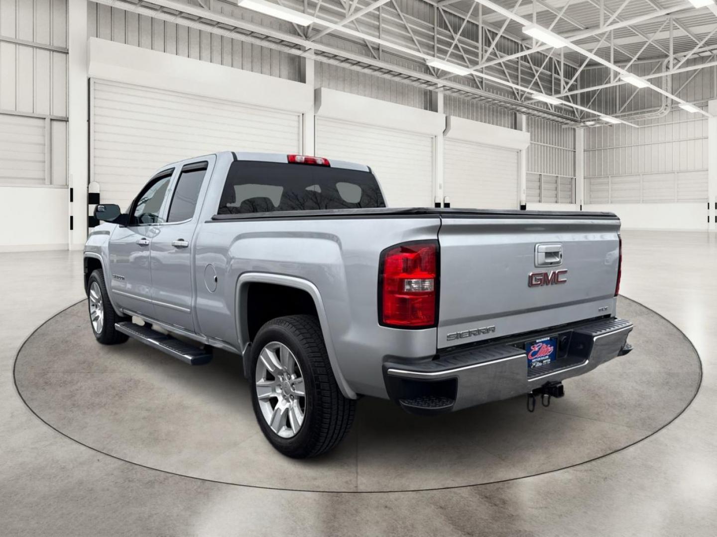 2014 SILVER GMC SIERRA 1500 (1GTR1UEC9EZ) with an V8,5.3L(325 CID),OHV engine, AUTOMATIC transmission, located at 14600 Frazho Road, Warren, MI, 48089, (586) 776-3400, 42.485996, -82.974220 - Photo#6