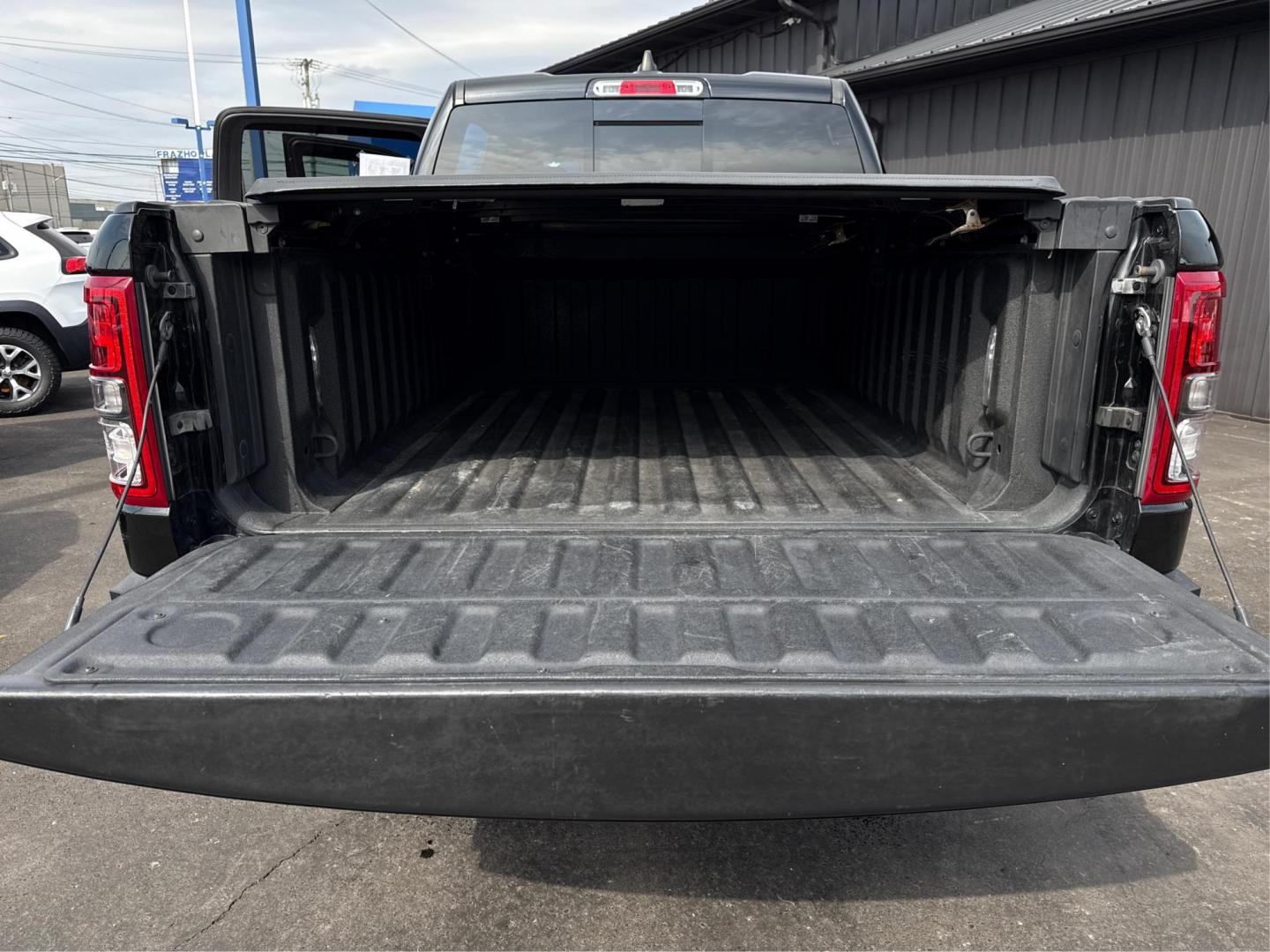 2019 BLACK RAM 1500 (1C6SRFFT5KN) with an V8,5.7L(345 CID),OHV engine, AUTOMATIC transmission, located at 14600 Frazho Road, Warren, MI, 48089, (586) 776-3400, 42.485996, -82.974220 - Photo#11