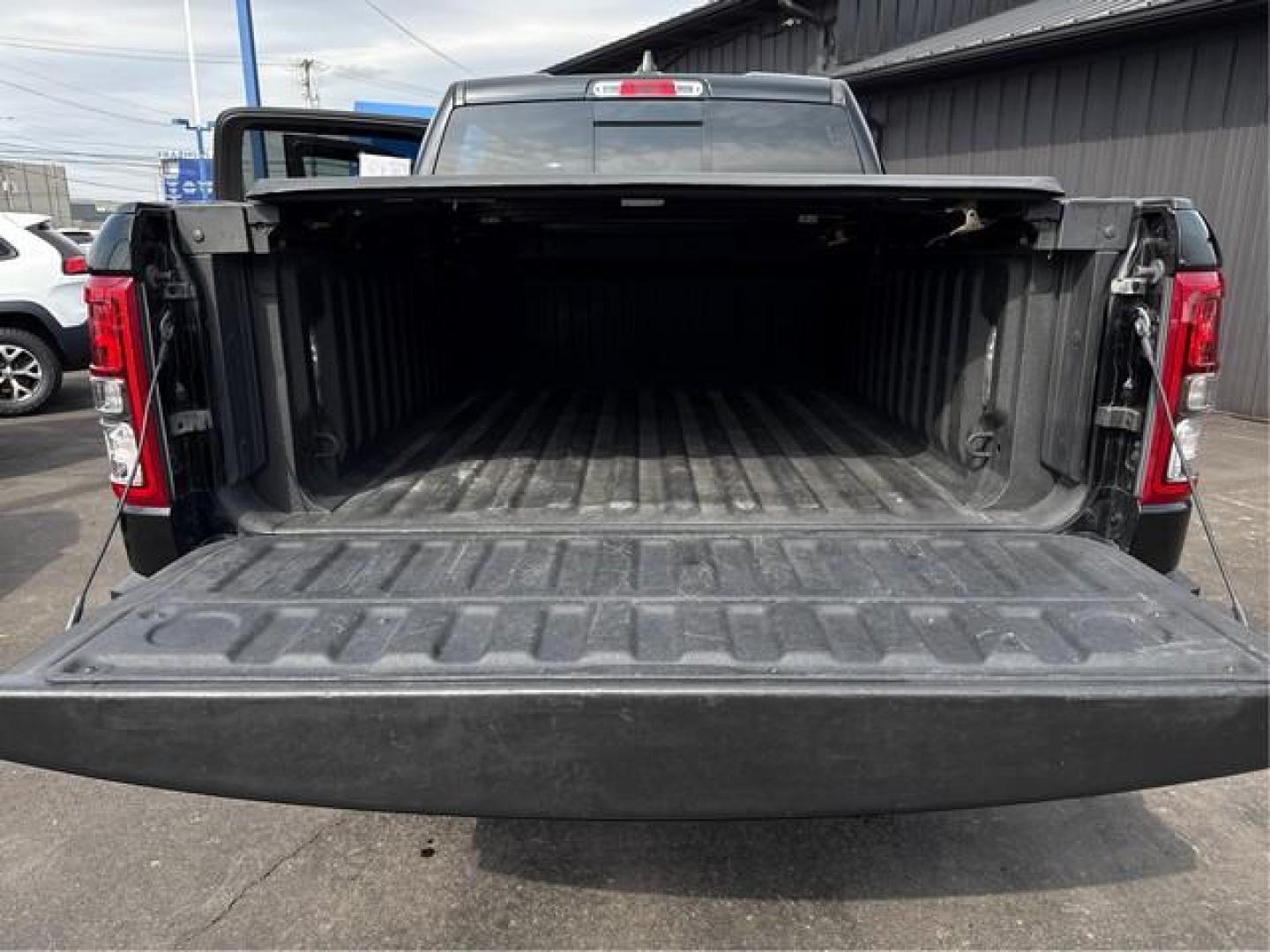 2019 BLACK RAM 1500 (1C6SRFFT5KN) with an V8,5.7L(345 CID),OHV engine, AUTOMATIC transmission, located at 14600 Frazho Road, Warren, MI, 48089, (586) 776-3400, 42.485996, -82.974220 - Photo#11