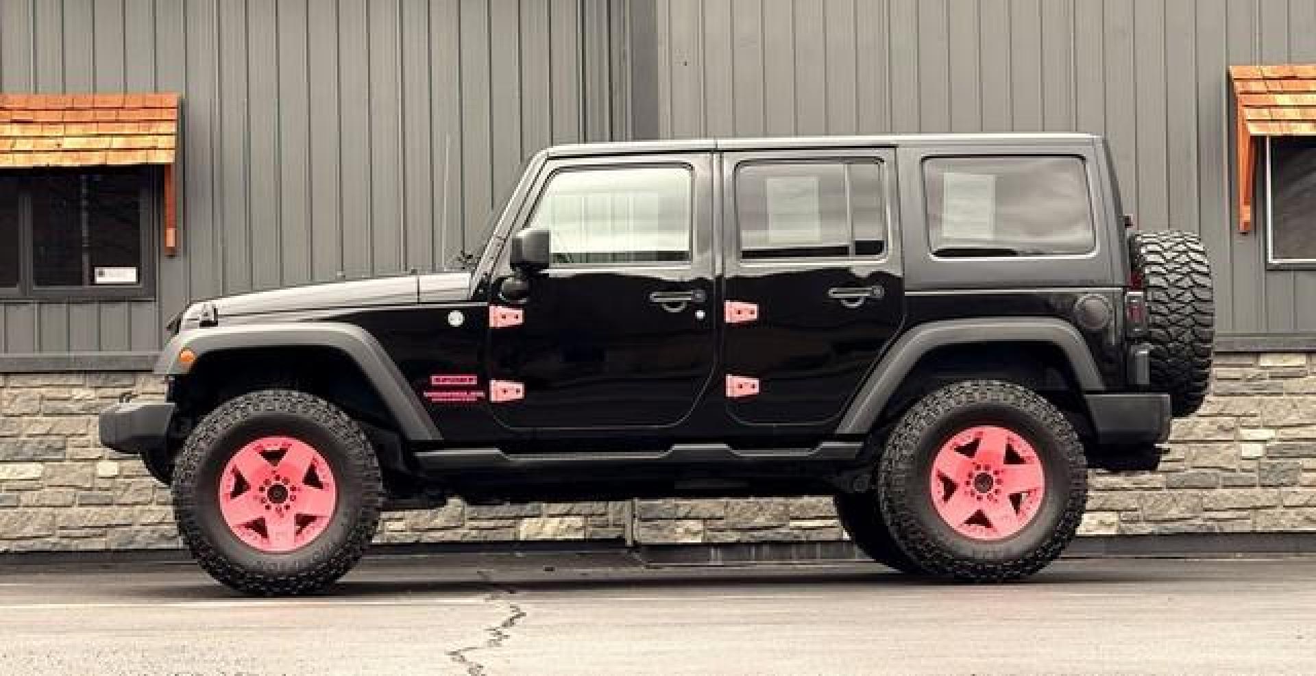2013 BLACK JEEP WRANGLER (1C4BJWDG7DL) with an V6,3.6L(220 CID),DOHC engine, AUTOMATIC transmission, located at 14600 Frazho Road, Warren, MI, 48089, (586) 776-3400, 42.485996, -82.974220 - Photo#1