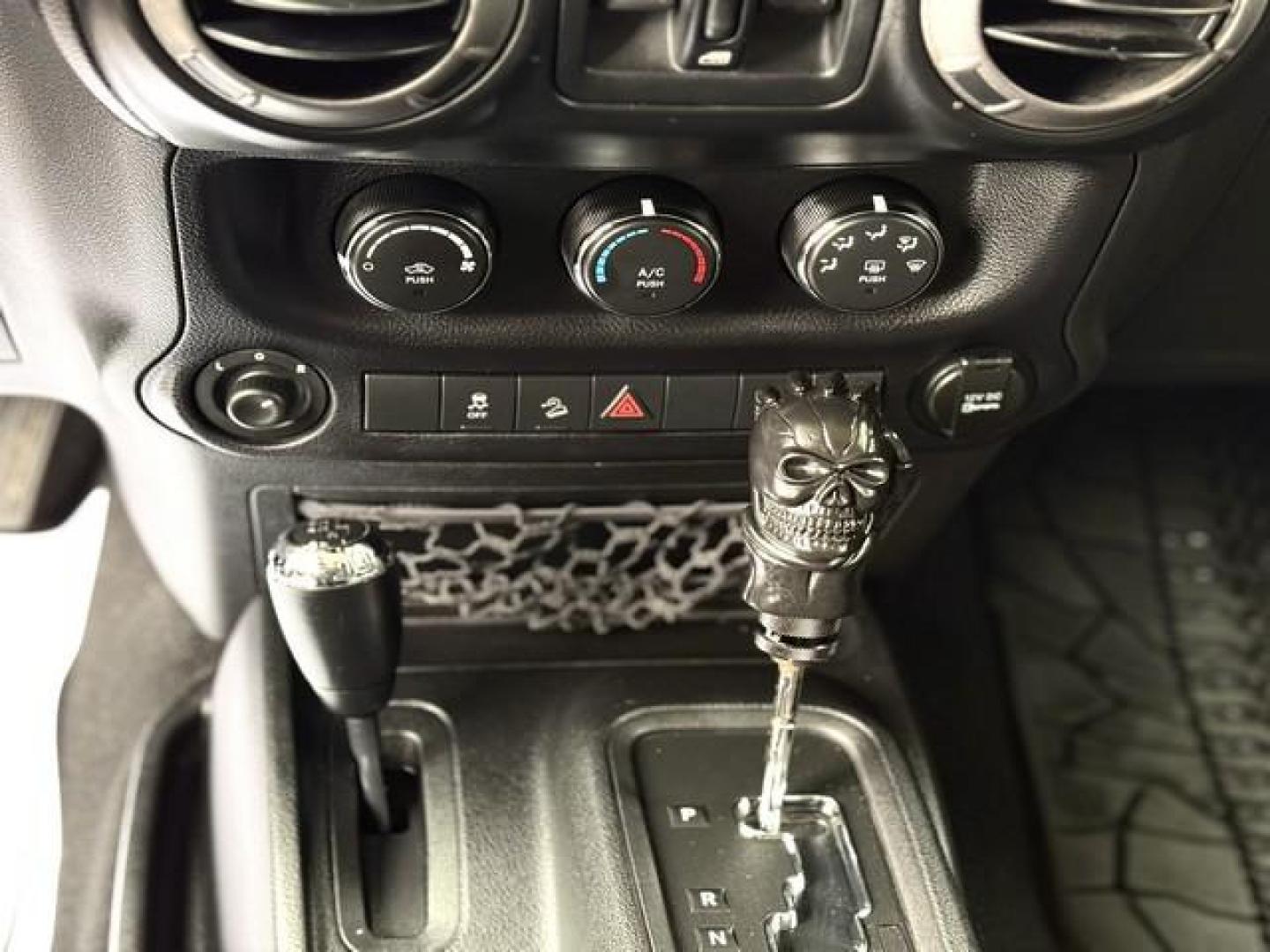 2013 BLACK JEEP WRANGLER (1C4BJWDG7DL) with an V6,3.6L(220 CID),DOHC engine, AUTOMATIC transmission, located at 14600 Frazho Road, Warren, MI, 48089, (586) 776-3400, 42.485996, -82.974220 - Photo#13