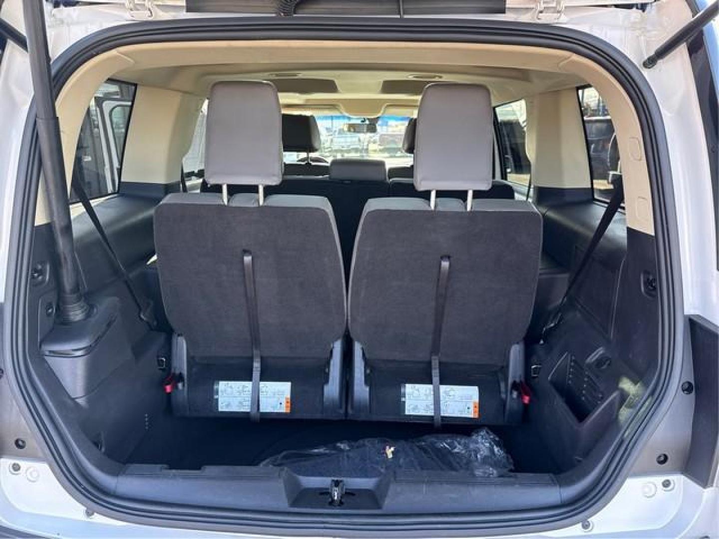 2019 WHITE FORD FLEX (2FMHK6D88KB) with an V6,3.5L(213 CID),DOHC engine, AUTOMATIC transmission, located at 14600 Frazho Road, Warren, MI, 48089, (586) 776-3400, 42.485996, -82.974220 - Photo#12