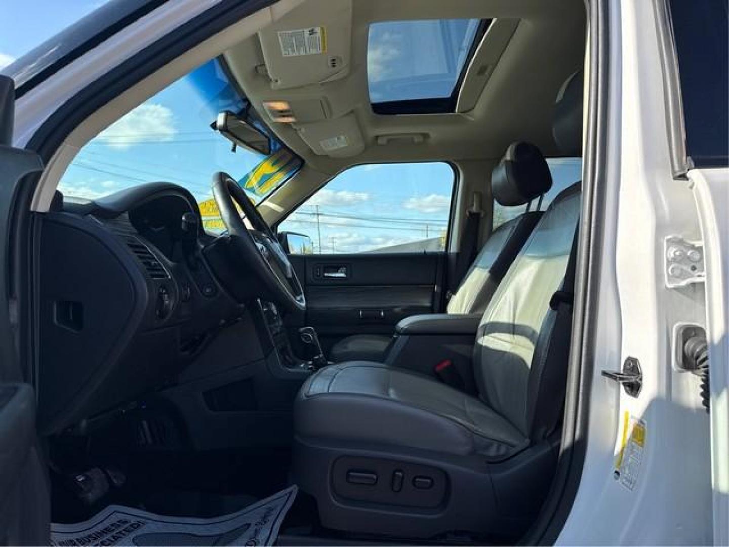 2019 WHITE FORD FLEX (2FMHK6D88KB) with an V6,3.5L(213 CID),DOHC engine, AUTOMATIC transmission, located at 14600 Frazho Road, Warren, MI, 48089, (586) 776-3400, 42.485996, -82.974220 - Photo#8