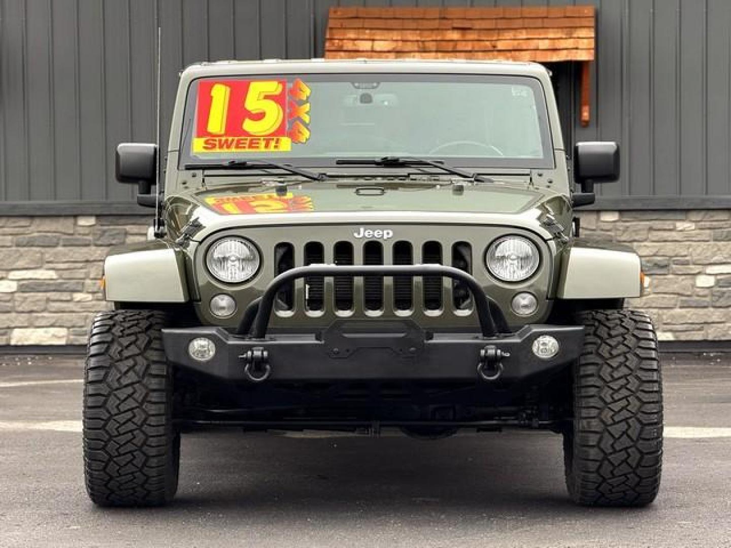 2015 GREEN JEEP WRANGLER (1C4BJWEG4FL) with an V6,3.6L(220 CID),DOHC engine, AUTOMATIC transmission, located at 14600 Frazho Road, Warren, MI, 48089, (586) 776-3400, 42.485996, -82.974220 - Photo#4