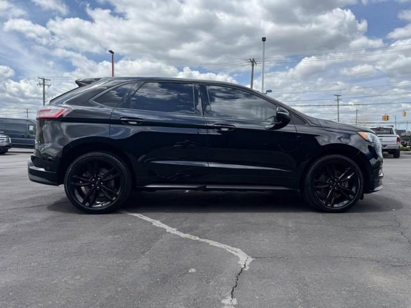 2019 BLACK FORD EDGE (2FMPK4AP5KB) with an V6,2.7L(164 CID),DOHC engine, AUTOMATIC transmission, located at 14600 Frazho Road, Warren, MI, 48089, (586) 776-3400, 42.485996, -82.974220 - Photo#4