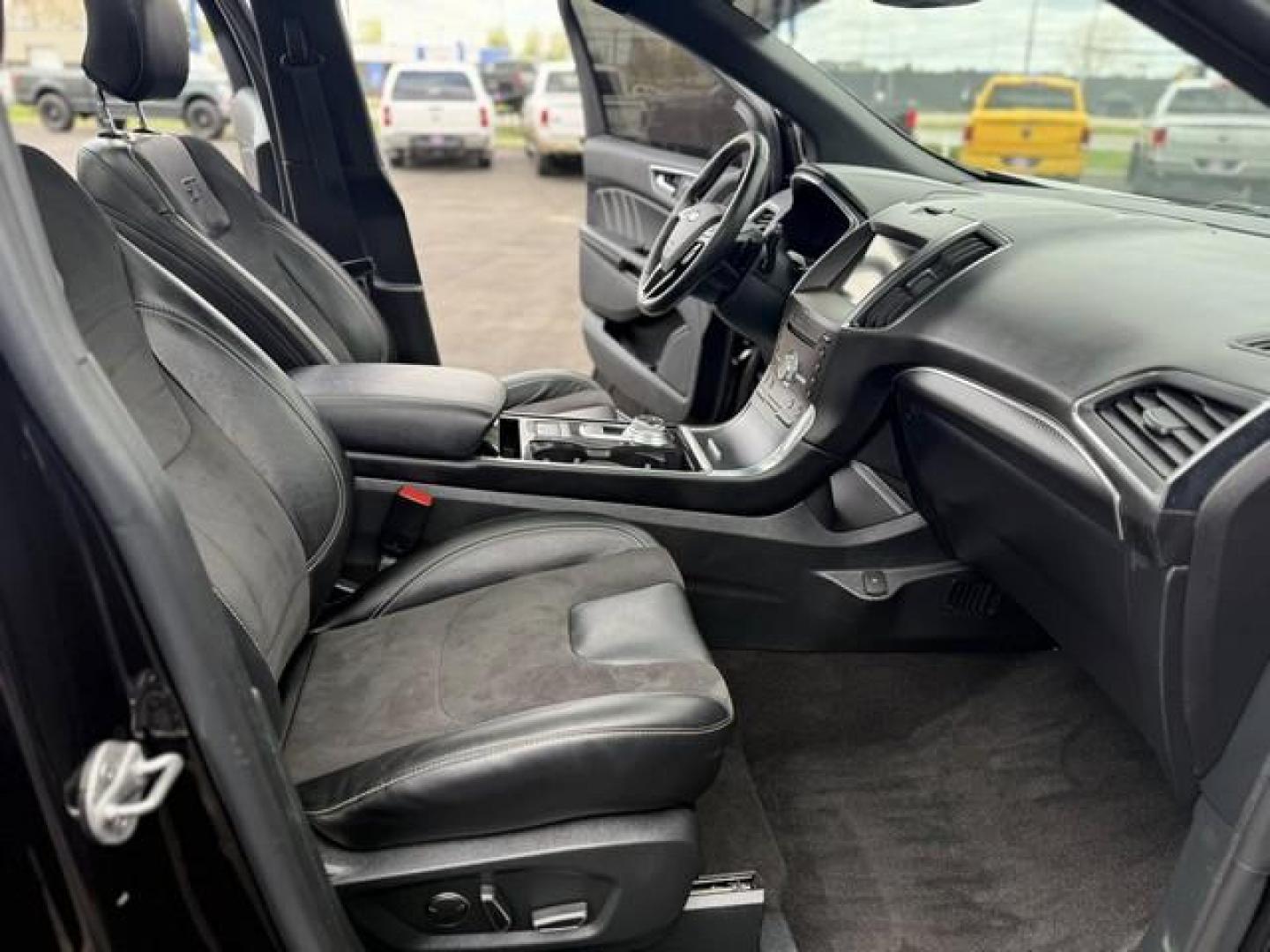 2019 BLACK FORD EDGE (2FMPK4AP5KB) with an V6,2.7L(164 CID),DOHC engine, AUTOMATIC transmission, located at 14600 Frazho Road, Warren, MI, 48089, (586) 776-3400, 42.485996, -82.974220 - Photo#9