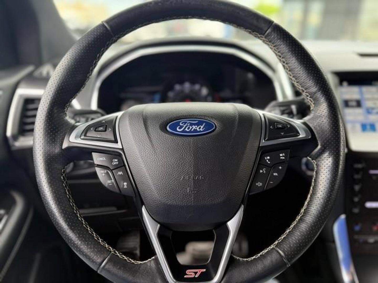 2019 BLACK FORD EDGE (2FMPK4AP5KB) with an V6,2.7L(164 CID),DOHC engine, AUTOMATIC transmission, located at 14600 Frazho Road, Warren, MI, 48089, (586) 776-3400, 42.485996, -82.974220 - Photo#12