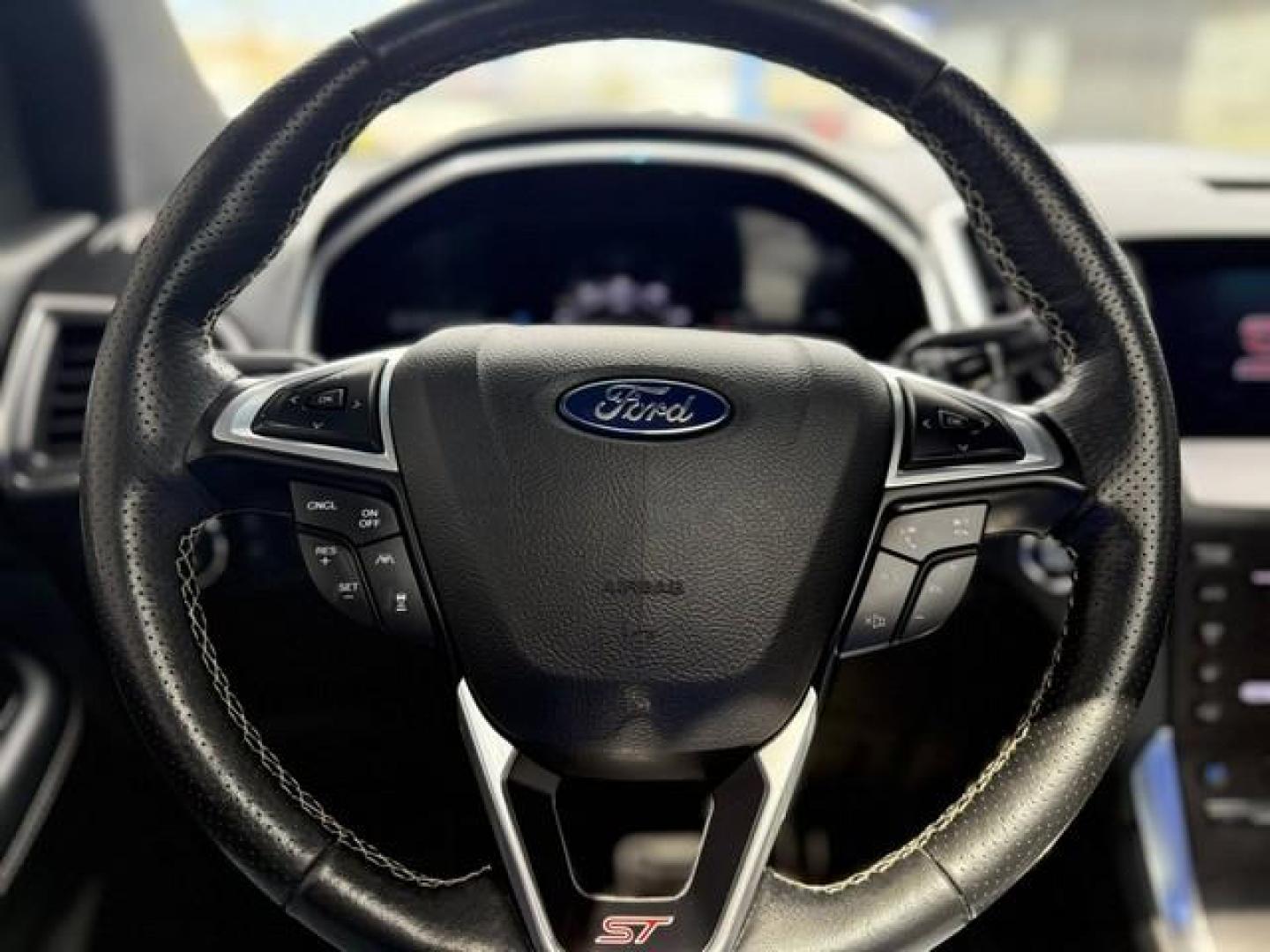 2019 BLACK FORD EDGE (2FMPK4AP5KB) with an V6,2.7L(164 CID),DOHC engine, AUTOMATIC transmission, located at 14600 Frazho Road, Warren, MI, 48089, (586) 776-3400, 42.485996, -82.974220 - Photo#17
