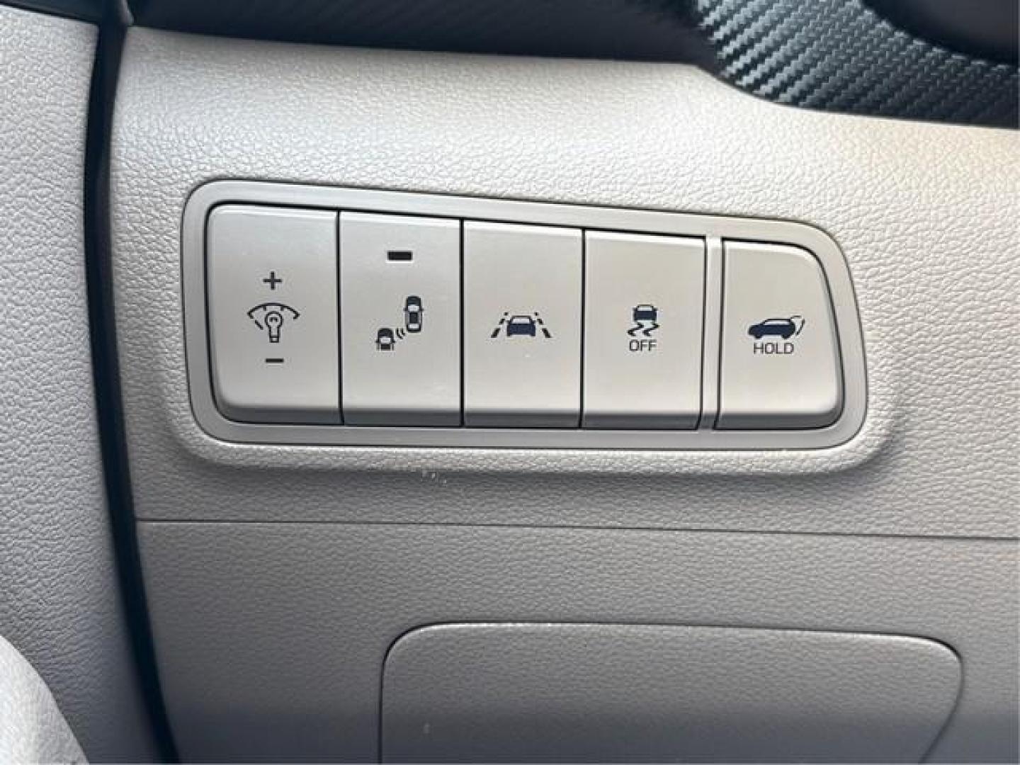 2021 WHITE HYUNDAI TUCSON LTD/SEL/SPRT/ULTIM (KM8J33AL1MU) with an L4,2.4L( CID), engine, AUTOMATIC transmission, located at 14600 Frazho Road, Warren, MI, 48089, (586) 776-3400, 42.485996, -82.974220 - Photo#17