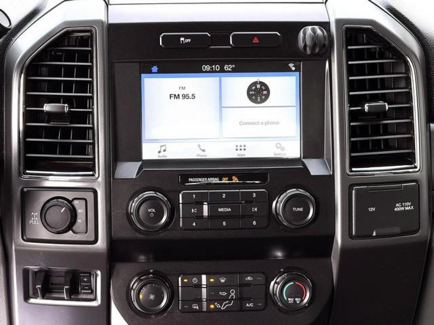2019 WHITE FORD F-350 SUPER DUTY (1FT8W3B6XKE) with an V8,6.2L(379 CID),SOHC engine, AUTOMATIC transmission, located at 14600 Frazho Road, Warren, MI, 48089, (586) 776-3400, 42.485996, -82.974220 - Photo#11