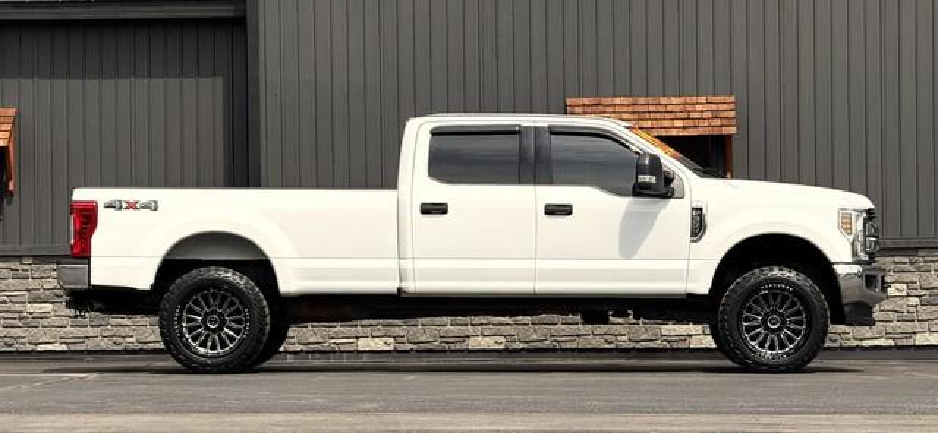 2019 WHITE FORD F-350 SUPER DUTY (1FT8W3B6XKE) with an V8,6.2L(379 CID),SOHC engine, AUTOMATIC transmission, located at 14600 Frazho Road, Warren, MI, 48089, (586) 776-3400, 42.485996, -82.974220 - Photo#1