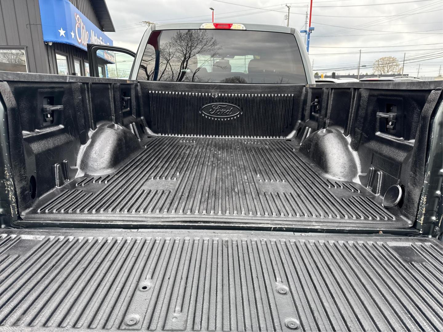 2018 GREEN FORD F-150 (1FTFW1E51JK) with an V8,5.0L(302 CID),DOHC engine, AUTOMATIC transmission, located at 14600 Frazho Road, Warren, MI, 48089, (586) 776-3400, 42.485996, -82.974220 - Photo#11