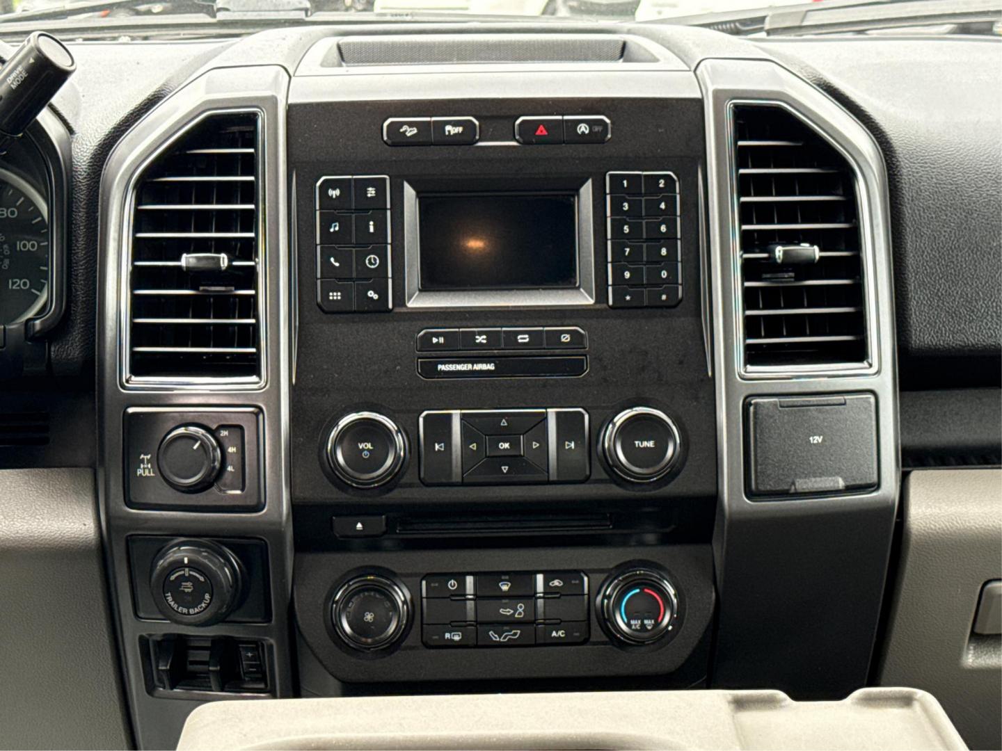2018 GREEN FORD F-150 (1FTFW1E51JK) with an V8,5.0L(302 CID),DOHC engine, AUTOMATIC transmission, located at 14600 Frazho Road, Warren, MI, 48089, (586) 776-3400, 42.485996, -82.974220 - Photo#12