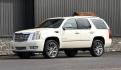 2011 WHITE CADILLAC ESCALADE (1GYS4DEF1BR) with an V8,6.2L(376 CID),OHV engine, AUTOMATIC transmission, located at 14600 Frazho Road, Warren, MI, 48089, (586) 776-3400, 42.485996, -82.974220 - Photo#3