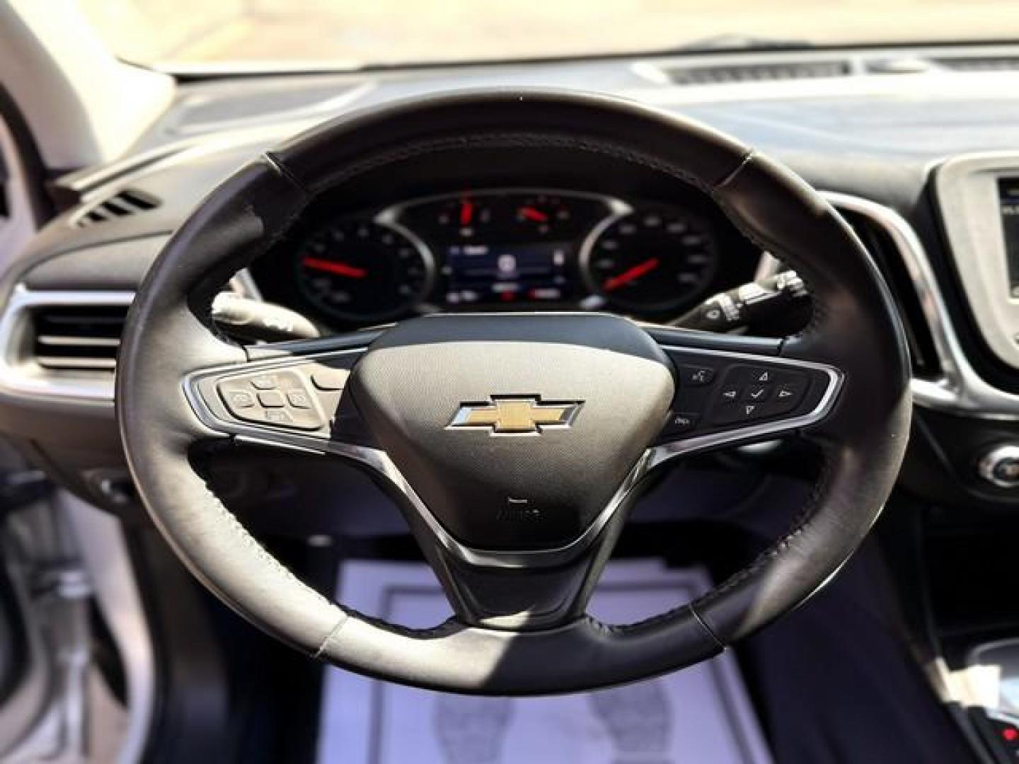 2019 SILVER CHEVROLET EQUINOX (2GNAXKEVXK6) with an L4,1.5L(91 CID),DOHC engine, AUTOMATIC transmission, located at 14600 Frazho Road, Warren, MI, 48089, (586) 776-3400, 42.485996, -82.974220 - Photo#9