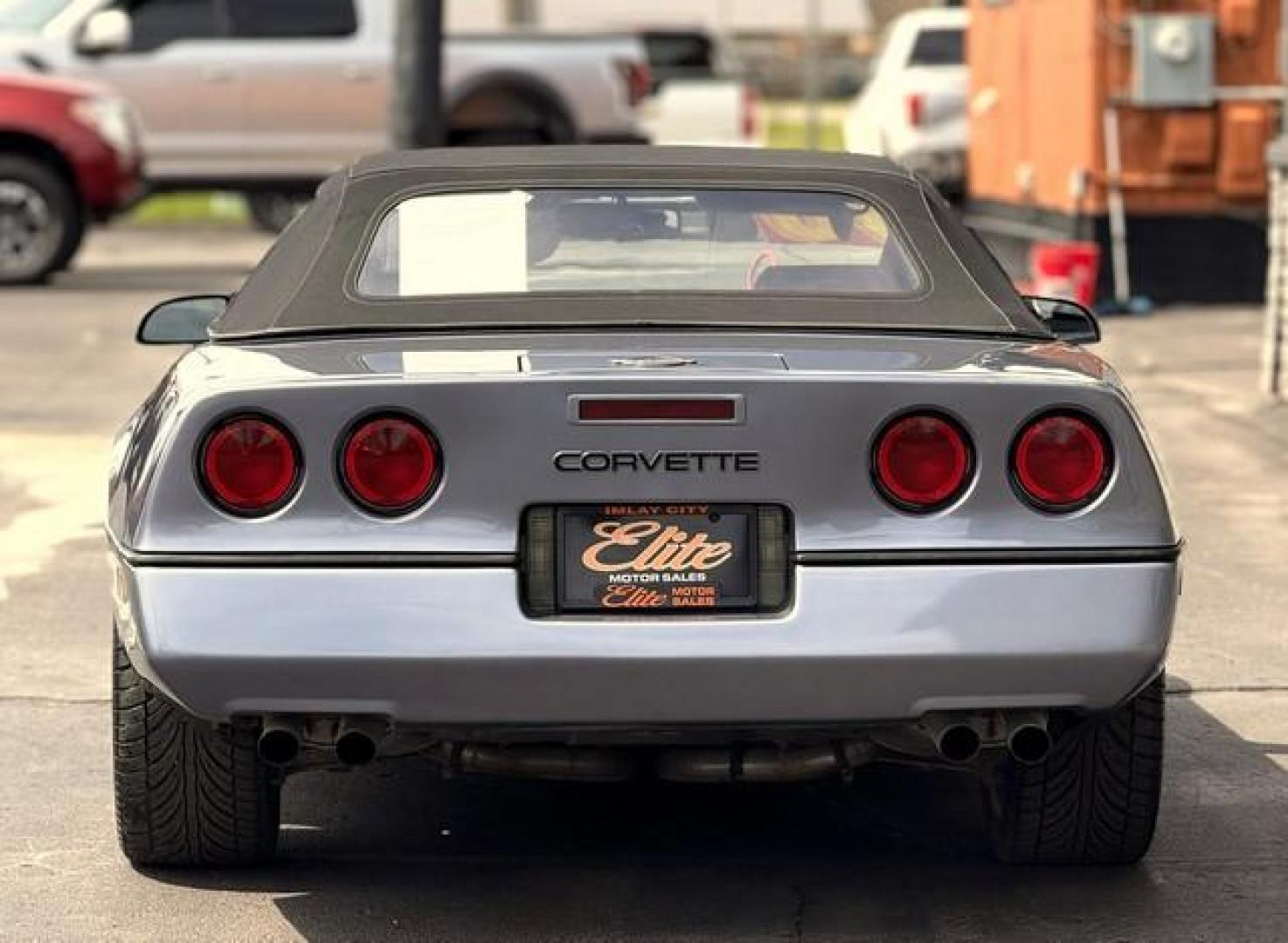 1990 METALLIC BLUE CHEVROLET CORVETTE (1G1YY3385L5) with an V8,5.7L(350 CID),OHV engine, AUTOMATIC transmission, located at 14600 Frazho Road, Warren, MI, 48089, (586) 776-3400, 42.485996, -82.974220 - Photo#5