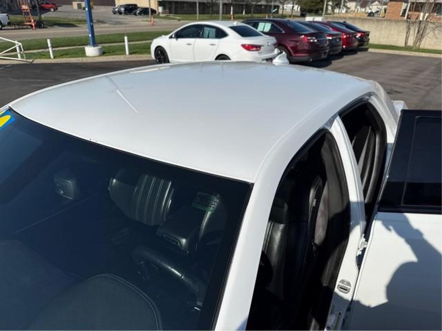 2019 WHITE CHRYSLER 300 (2C3CCABG0KH) with an V6,3.6L(220 CID),DOHC engine, AUTOMATIC transmission, located at 14600 Frazho Road, Warren, MI, 48089, (586) 776-3400, 42.485996, -82.974220 - Photo#11