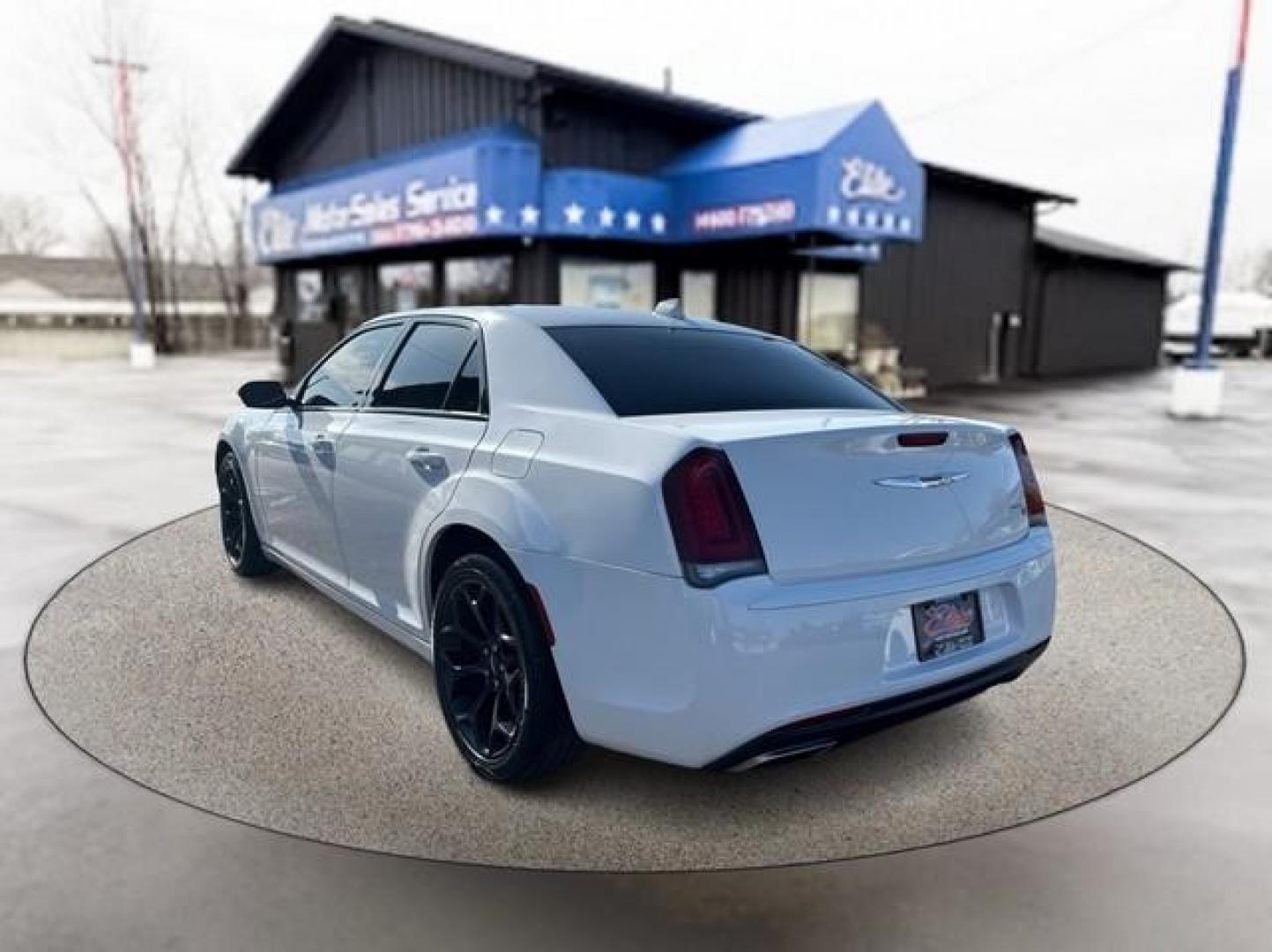 2019 WHITE CHRYSLER 300 (2C3CCABG0KH) with an V6,3.6L(220 CID),DOHC engine, AUTOMATIC transmission, located at 14600 Frazho Road, Warren, MI, 48089, (586) 776-3400, 42.485996, -82.974220 - Photo#6