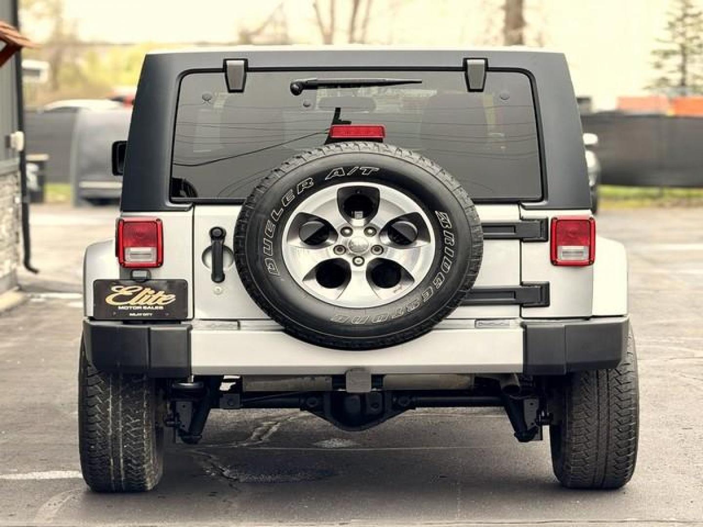 2016 SILVER JEEP WRANGLER (1C4BJWEG4GL) with an V6,3.6L(220 CID),DOHC engine, AUTOMATIC transmission, located at 14600 Frazho Road, Warren, MI, 48089, (586) 776-3400, 42.485996, -82.974220 - Photo#5