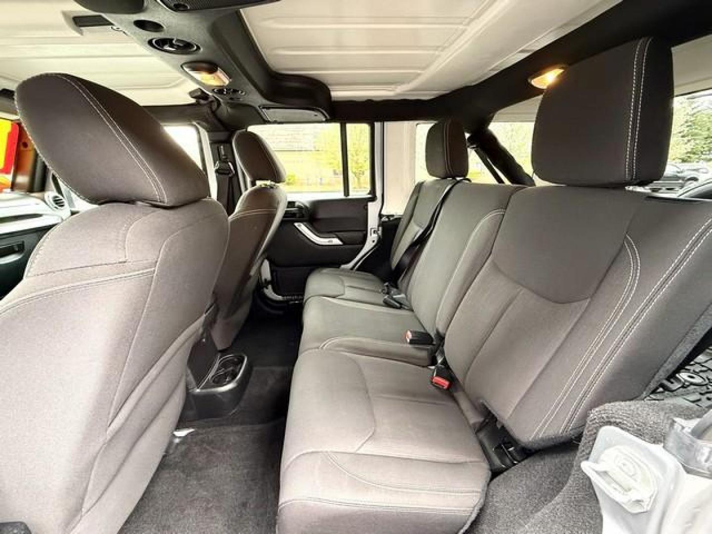 2016 SILVER JEEP WRANGLER (1C4BJWEG4GL) with an V6,3.6L(220 CID),DOHC engine, AUTOMATIC transmission, located at 14600 Frazho Road, Warren, MI, 48089, (586) 776-3400, 42.485996, -82.974220 - Photo#7