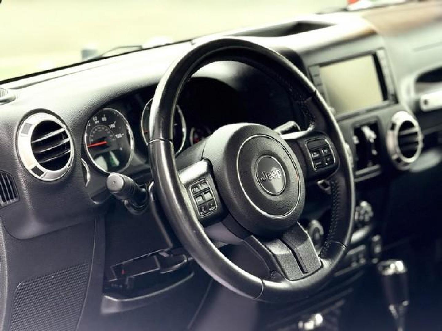 2016 SILVER JEEP WRANGLER (1C4BJWEG4GL) with an V6,3.6L(220 CID),DOHC engine, AUTOMATIC transmission, located at 14600 Frazho Road, Warren, MI, 48089, (586) 776-3400, 42.485996, -82.974220 - Photo#8