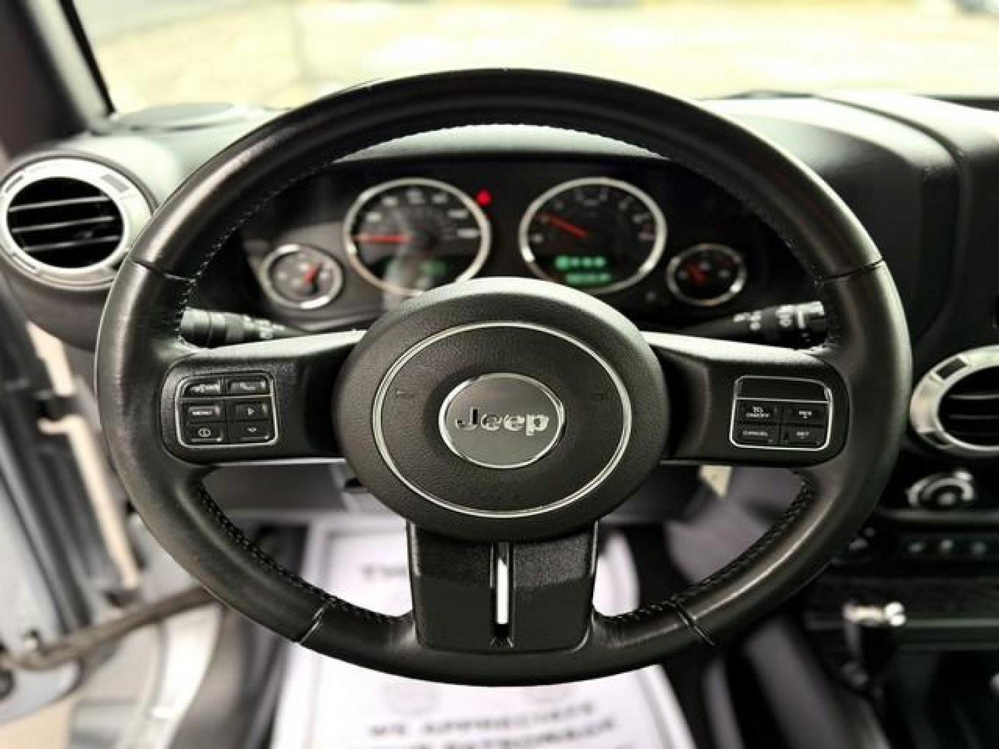 2016 SILVER JEEP WRANGLER (1C4BJWEG4GL) with an V6,3.6L(220 CID),DOHC engine, AUTOMATIC transmission, located at 14600 Frazho Road, Warren, MI, 48089, (586) 776-3400, 42.485996, -82.974220 - Photo#9