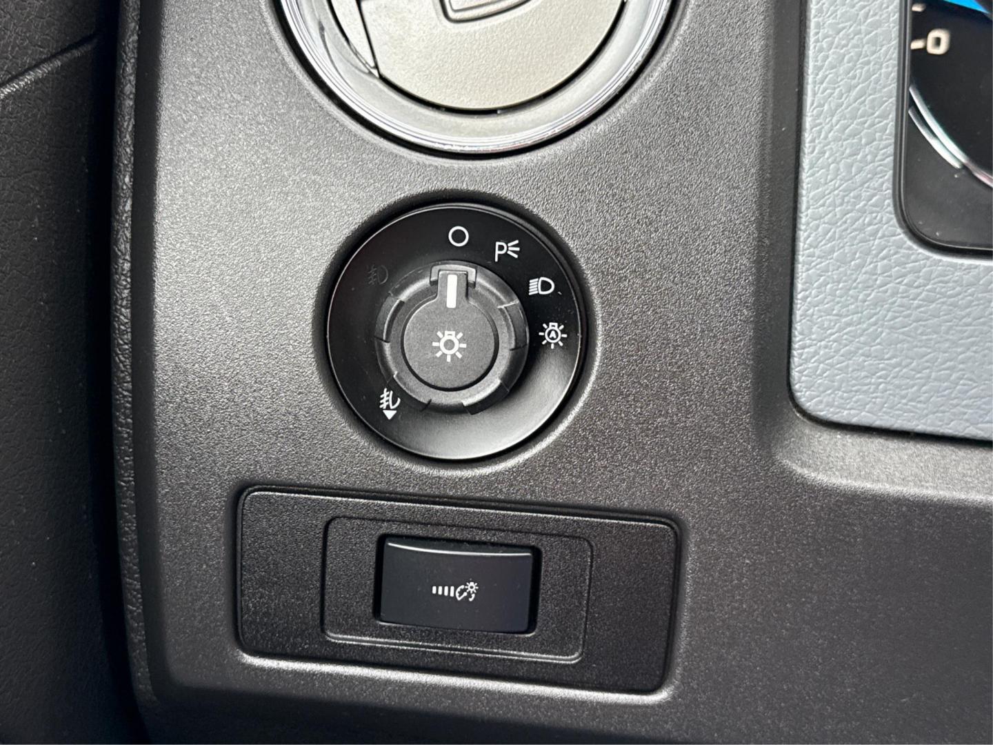 2013 STERLING GREY METALLIC FORD F-150 (1FTFW1ET6DF) with an V6,3.5L(213 CID),DOHC engine, AUTOMATIC transmission, located at 14600 Frazho Road, Warren, MI, 48089, (586) 776-3400, 42.485996, -82.974220 - Photo#16