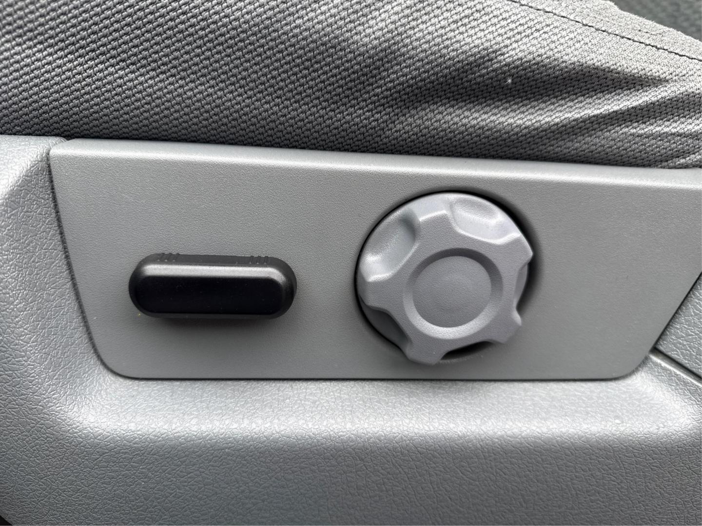 2013 STERLING GREY METALLIC FORD F-150 (1FTFW1ET6DF) with an V6,3.5L(213 CID),DOHC engine, AUTOMATIC transmission, located at 14600 Frazho Road, Warren, MI, 48089, (586) 776-3400, 42.485996, -82.974220 - Photo#17
